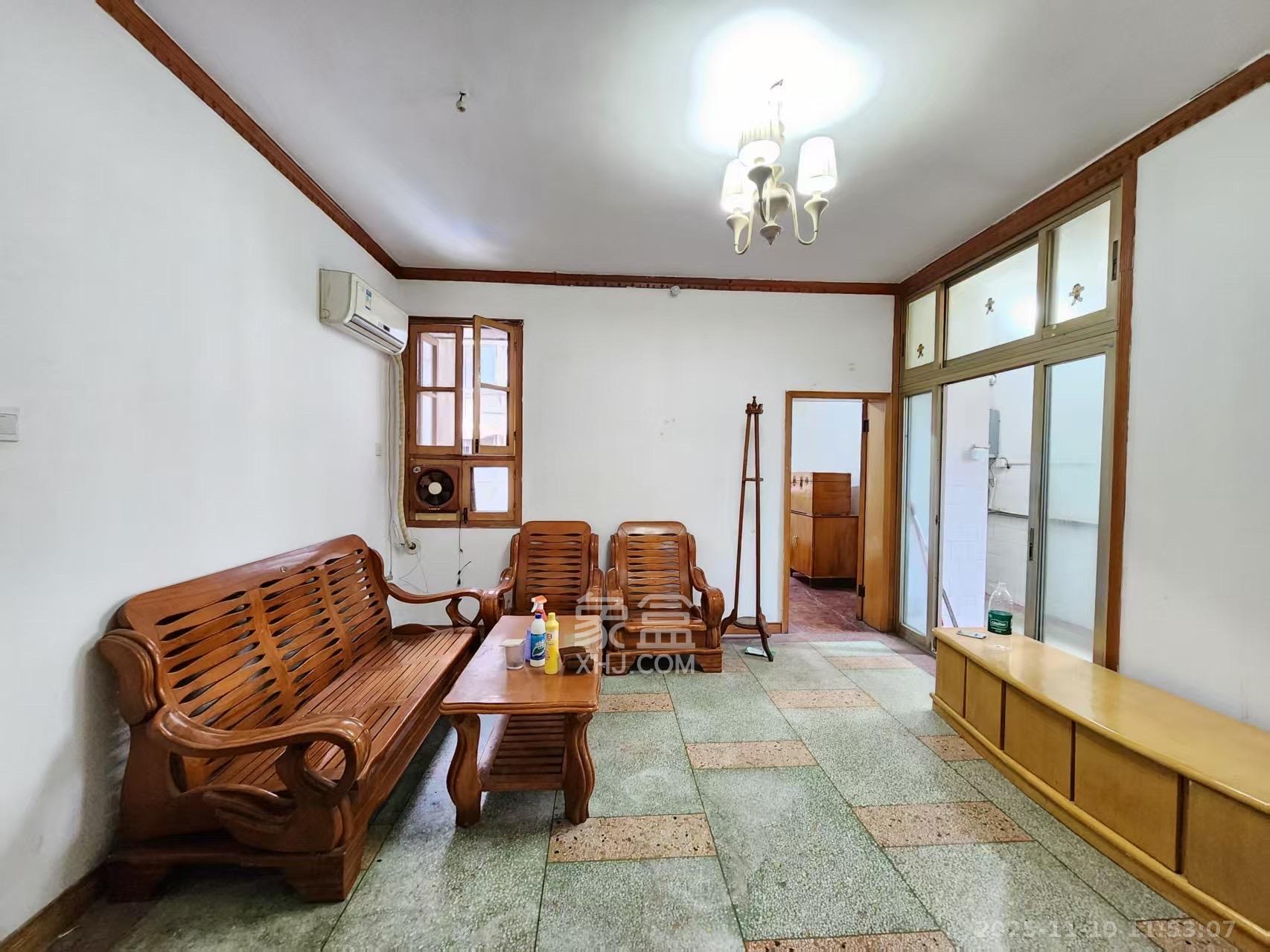 东风二村社区房  3室1厅1卫    1700.0元/月