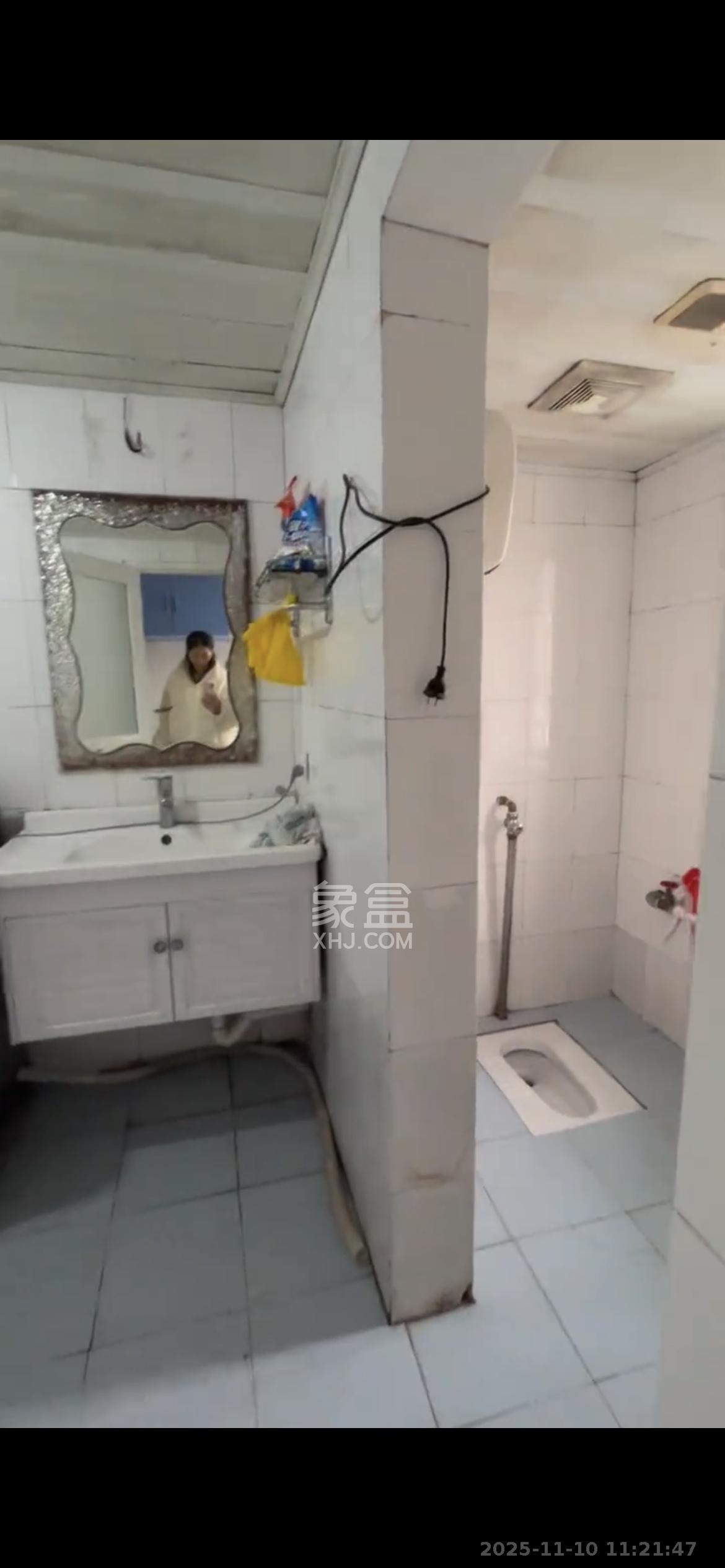 桂花公寓  3室1厅1卫    1800.0元/月室内图