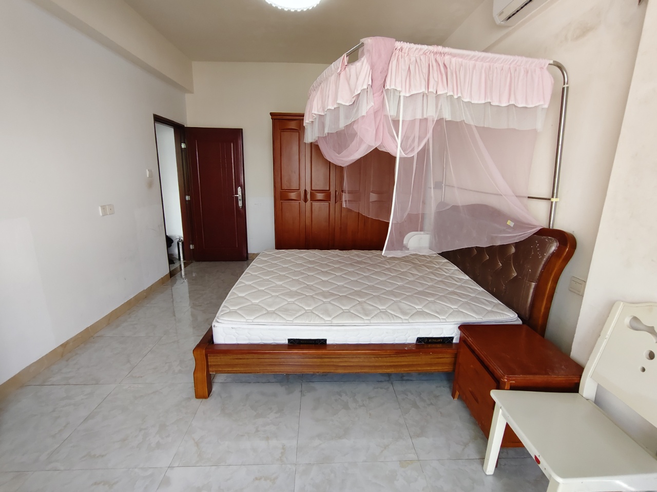 海阳小区  2室2厅1卫    1900.0元/月室内图