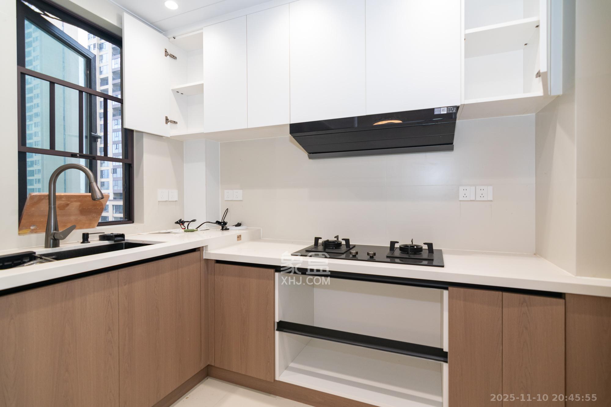 金辉优步学府  4室2厅2卫    102.8万厨房