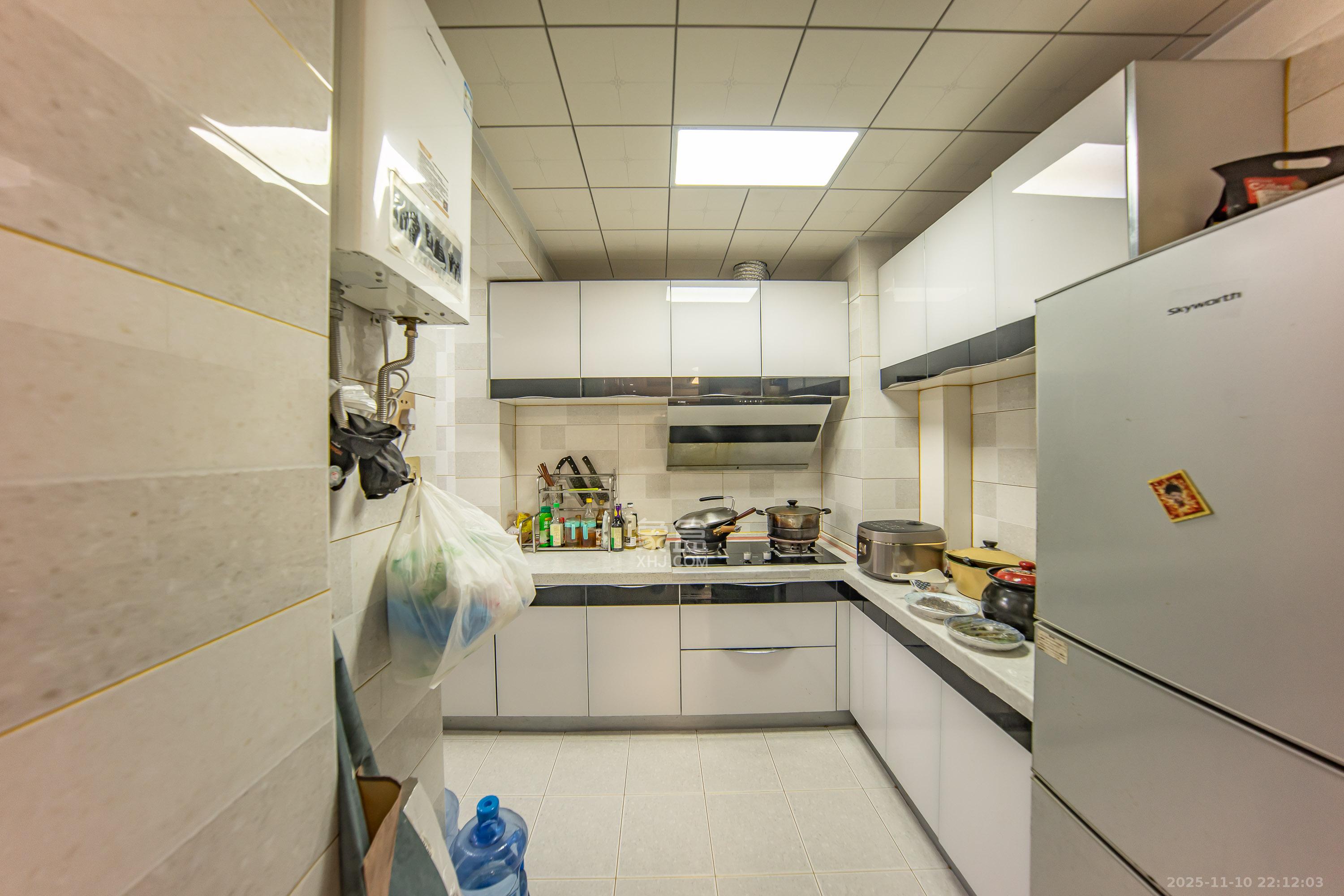 华润橡树湾 2室1厅1卫 59.8万 华润橡树湾 2室1厅1卫 59.8万厨房