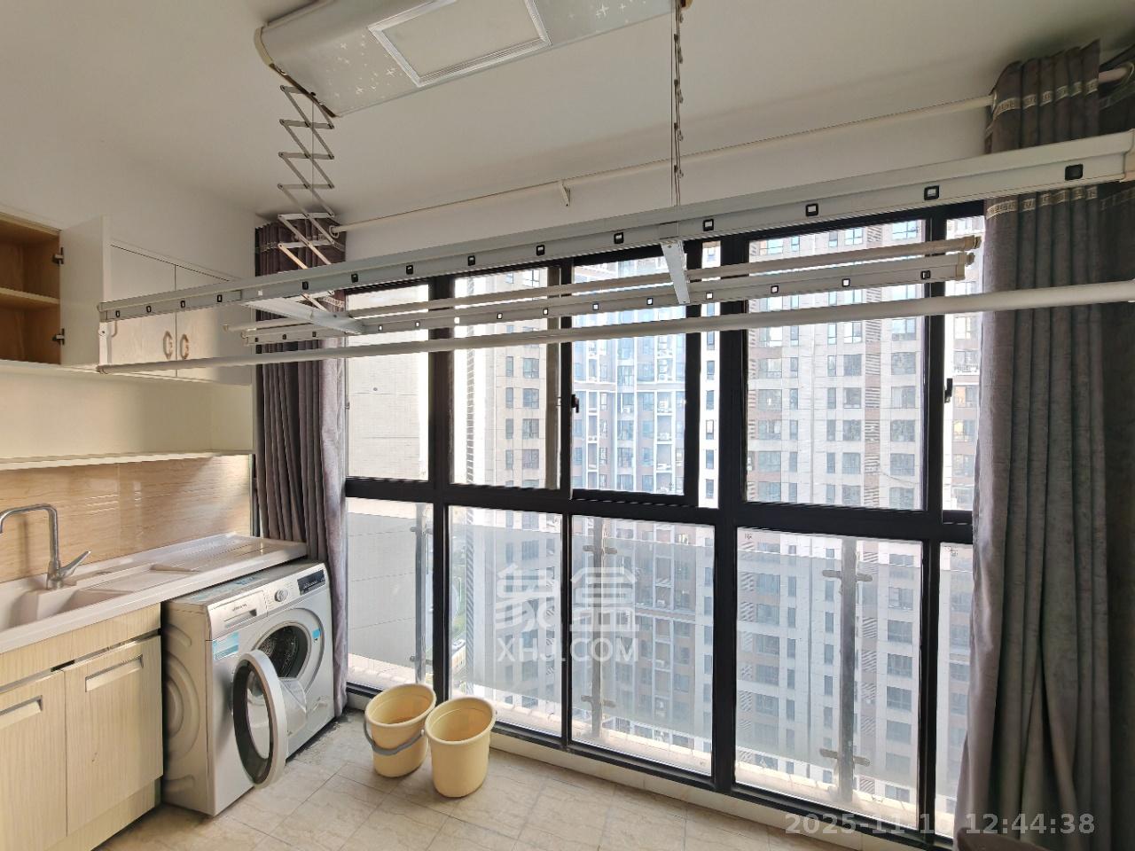 达美D6区 4室2厅2卫 3500.0元/月 达美D6区 4室2厅2卫 3500.0元/月室内图