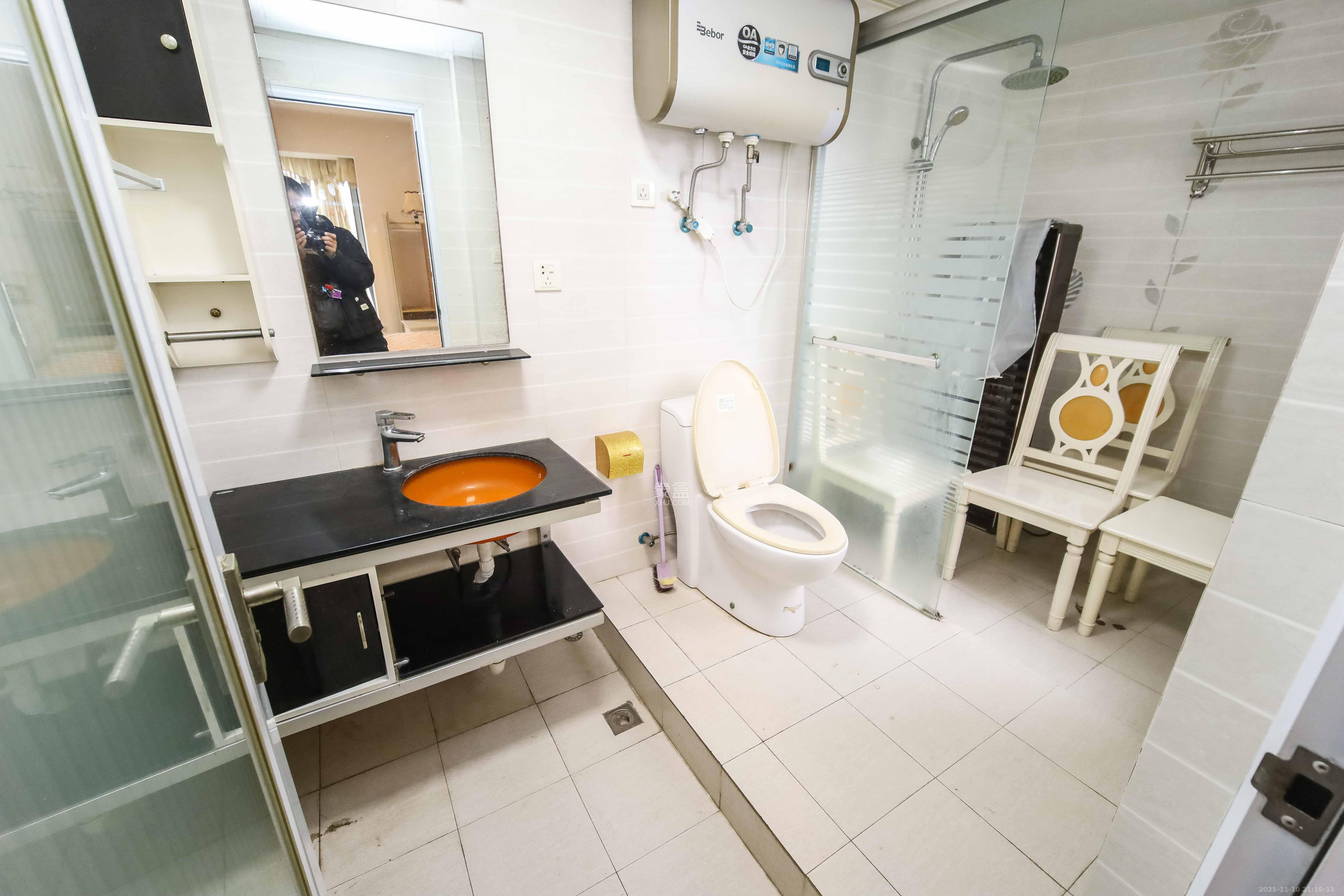 西子花苑 3室2厅2卫 113.0万 西子花苑 3室2厅2卫 113.0万卫生间