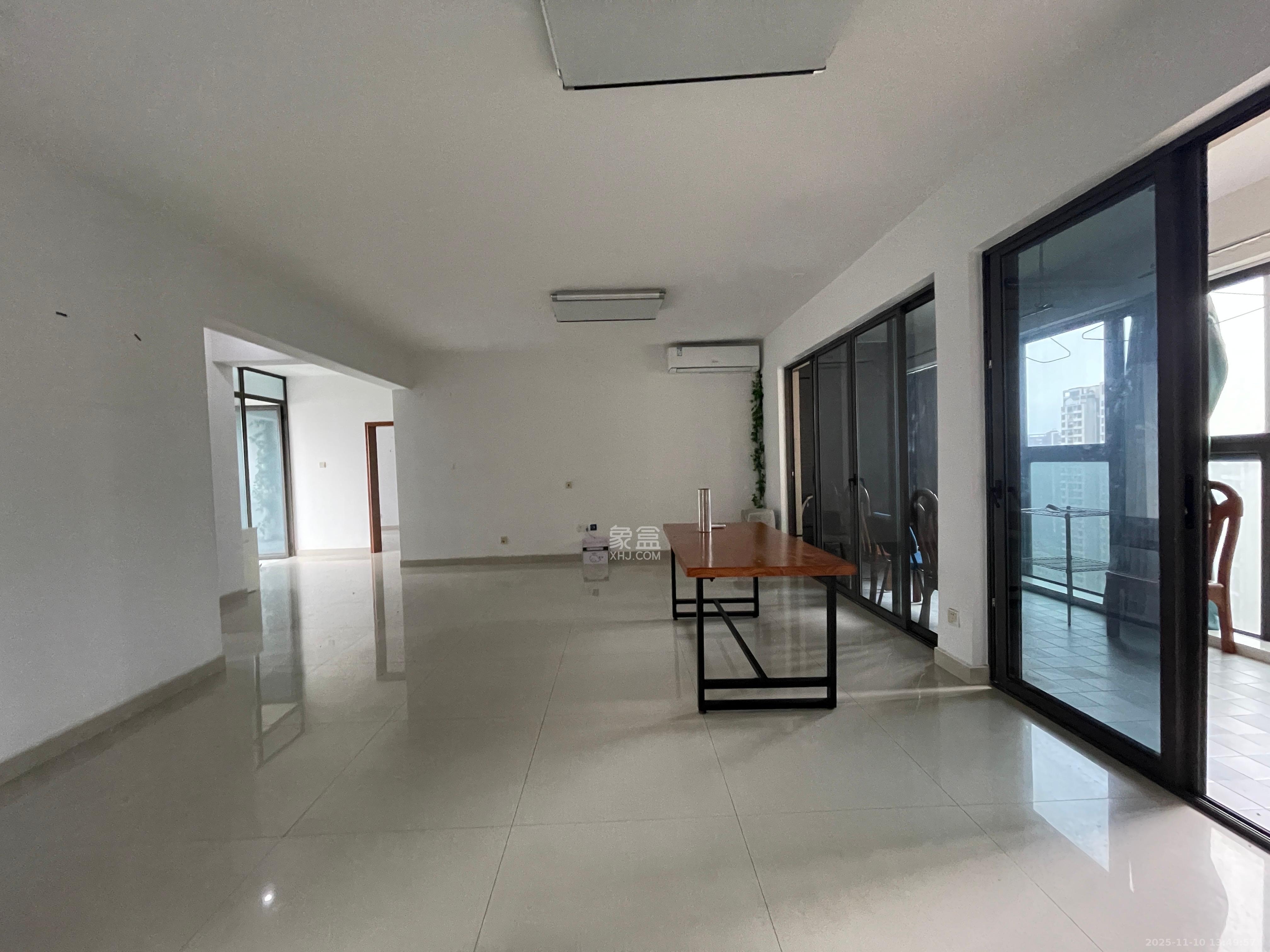 通用时代国际社区 3室1厅1卫 3500.0元/月 通用时代国际社区 3室1厅1卫 3500.0元/月室内图