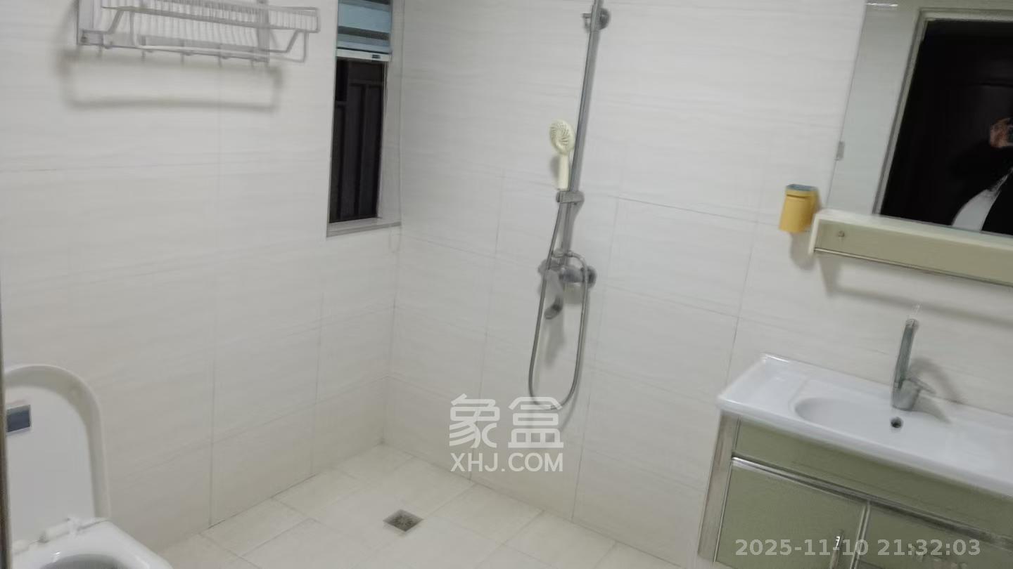 天悦嘉园 3室2厅1卫 2500.0元/月 天悦嘉园 3室2厅1卫 2500.0元/月室内图