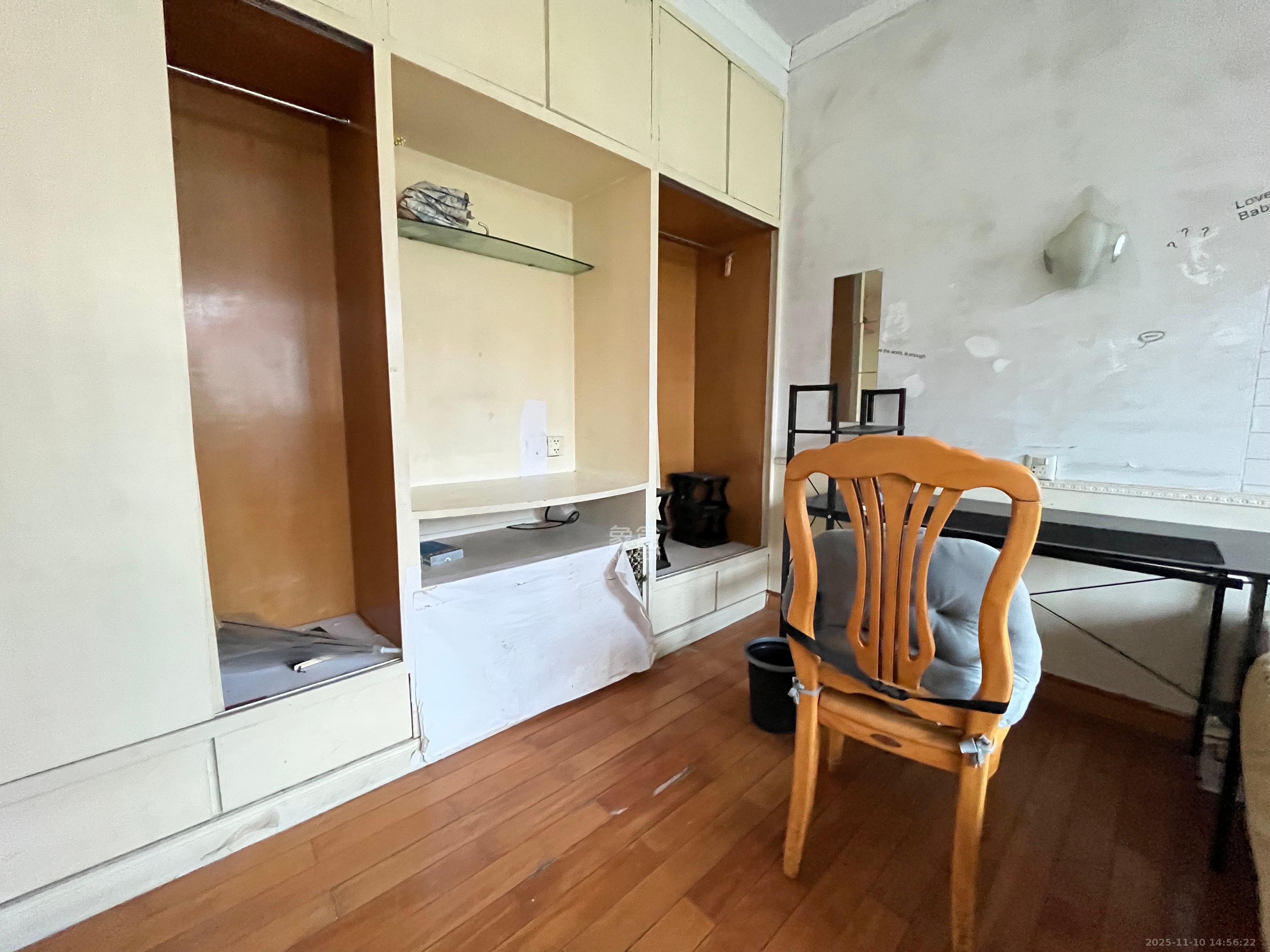 上麻园岭散盘  4室1厅1卫    1600.0元/月室内图