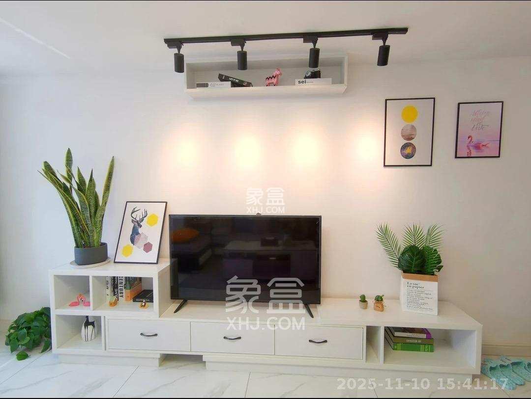 华润置地广场二期 2室2厅1卫 1800.0元/月 华润置地广场二期 2室2厅1卫 1800.0元/月室内图