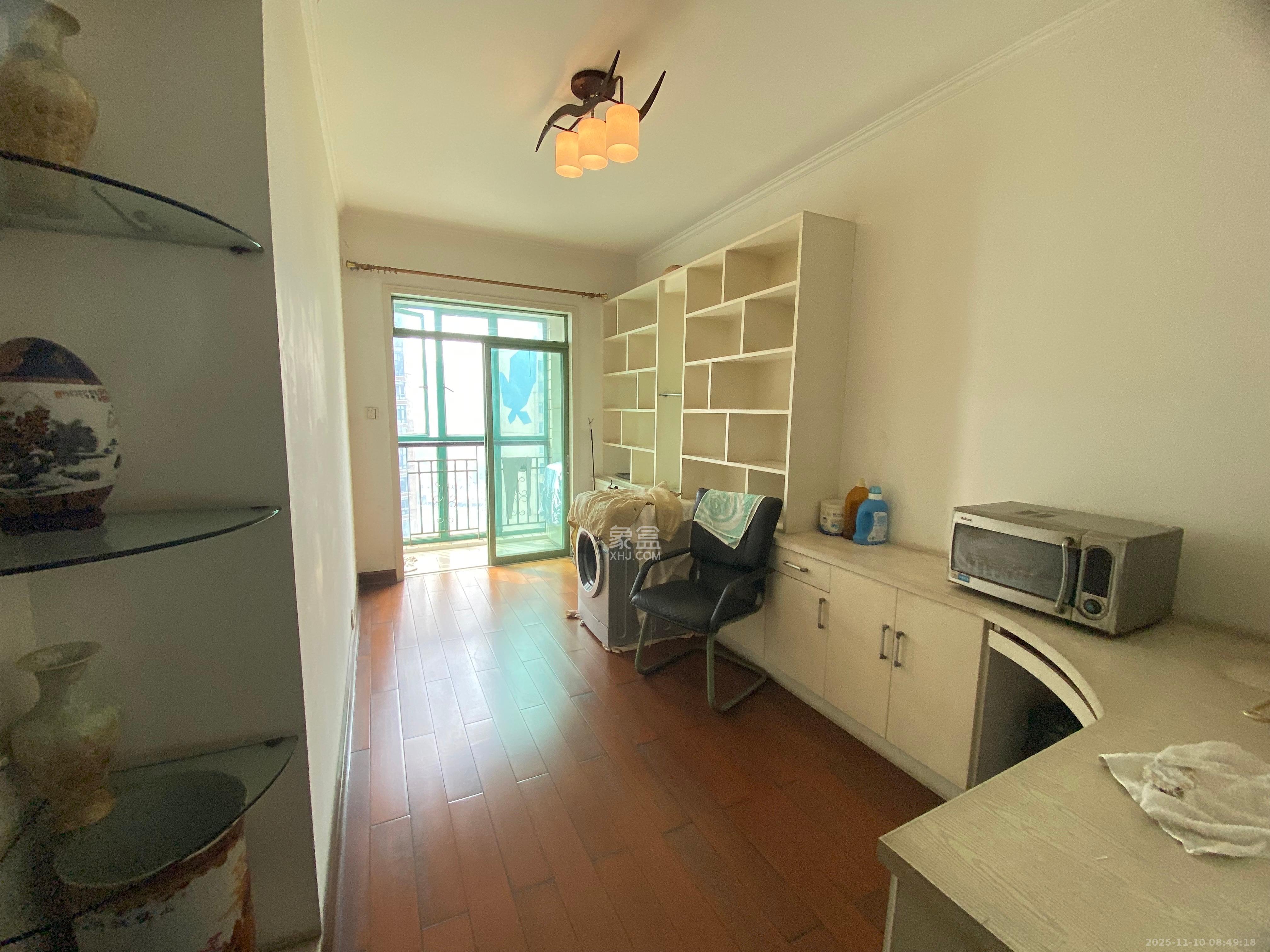 佳逸豪园  3室2厅1卫    3000.0元/月室内图