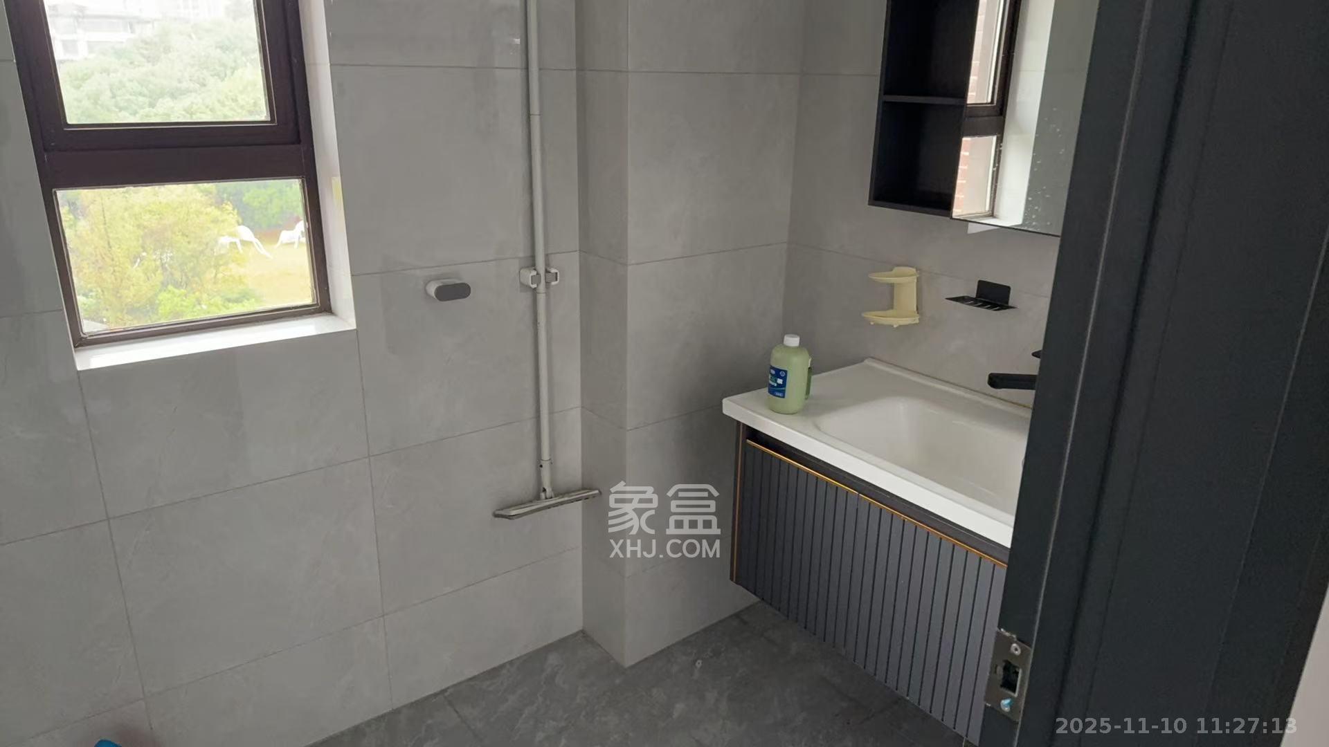 保利城（中航城国际社区、郡原美村）  4室2厅2卫    2800.0元/月室内图