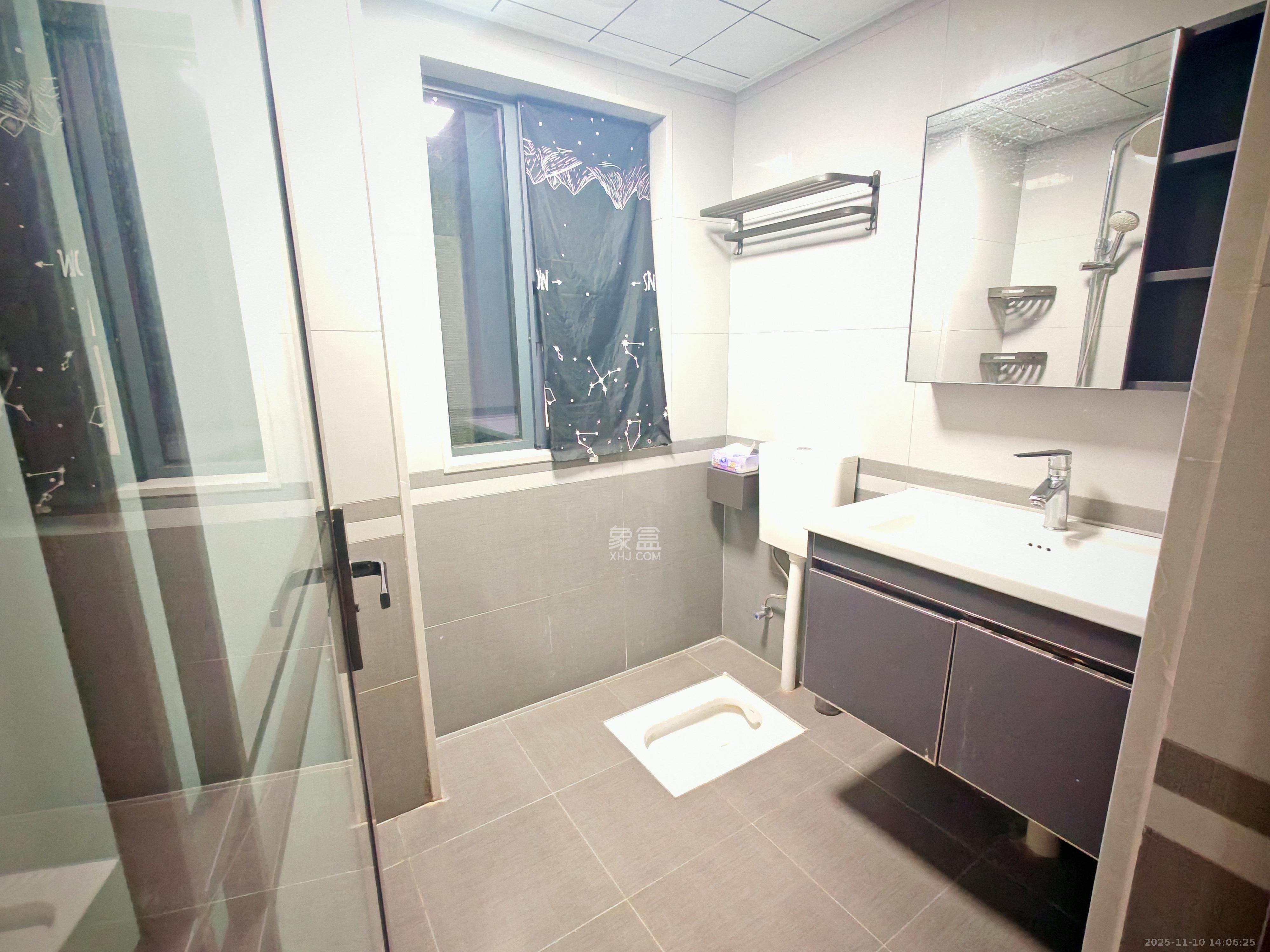 山水新城  2室2厅1卫    2100.0元/月室内图