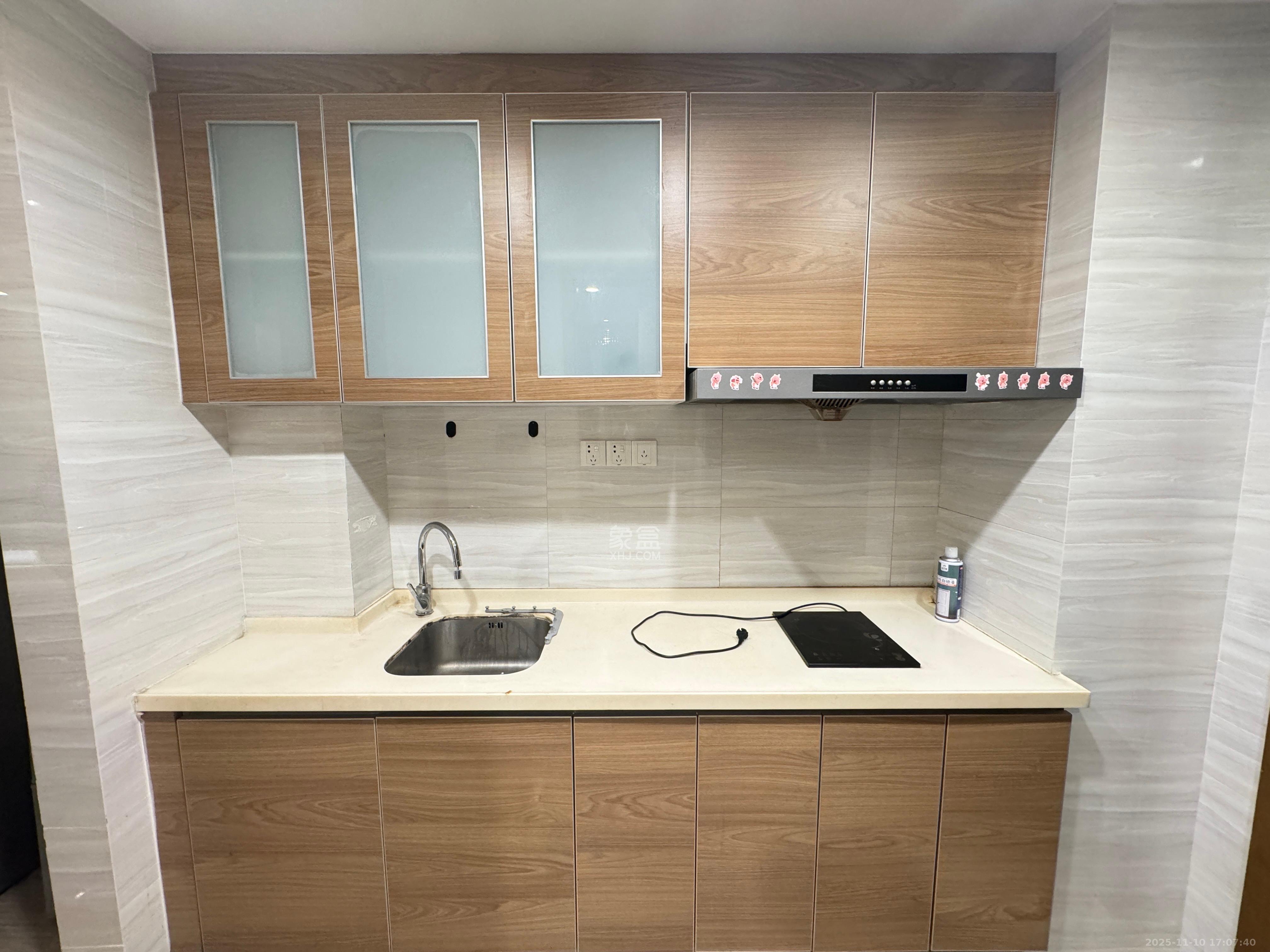 恒大翡翠华庭 1室0厅1卫 1400.0元/月 恒大翡翠华庭 1室0厅1卫 1400.0元/月室内图