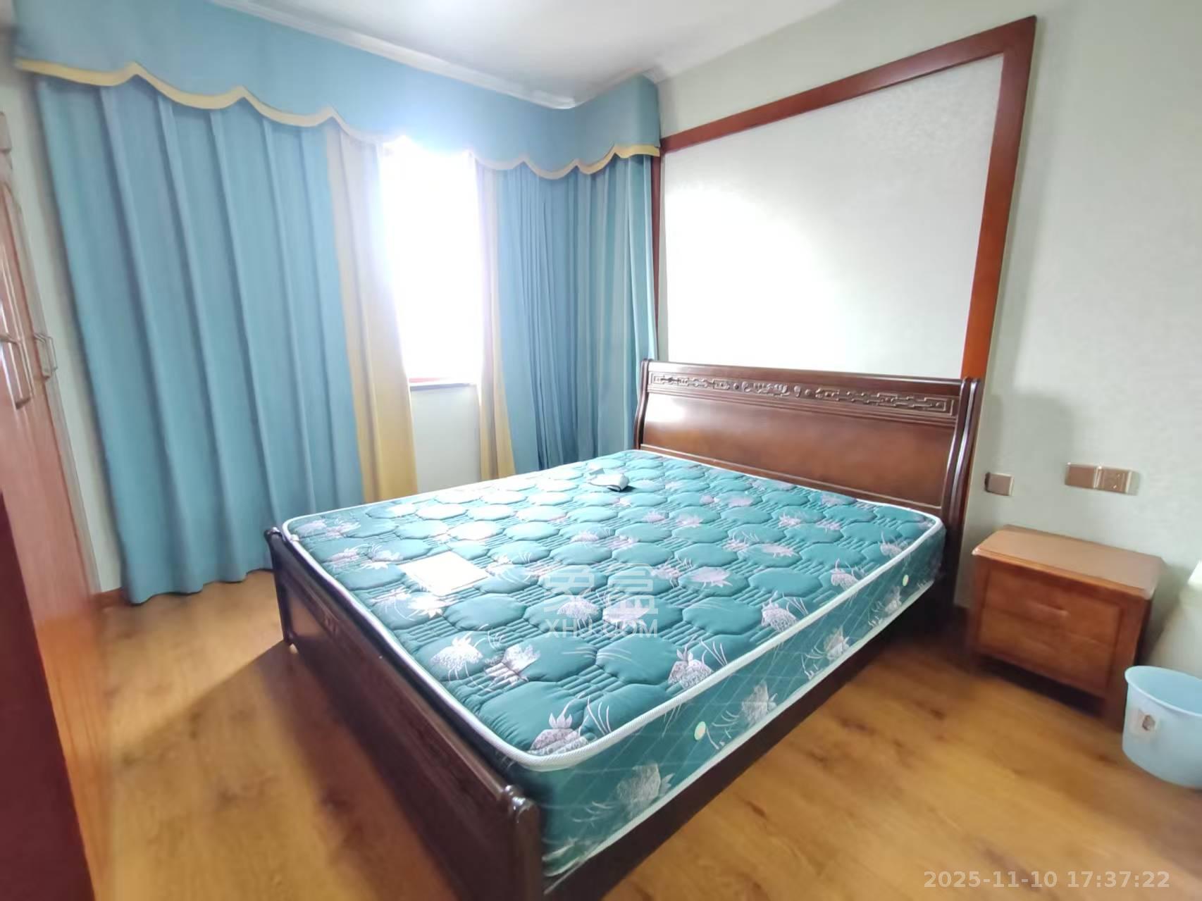 保利香槟国际  3室2厅2卫    2500.0元/月室内图