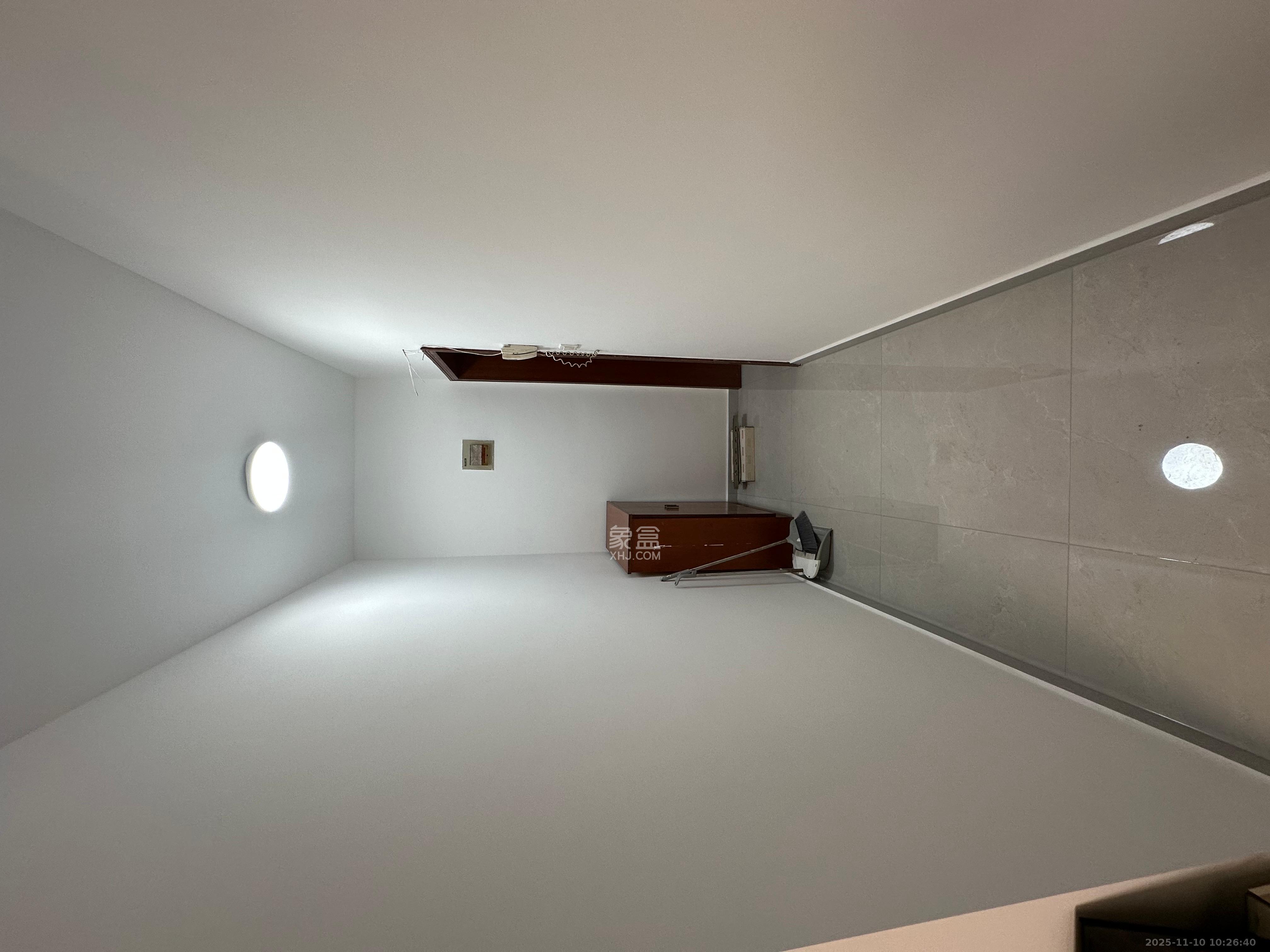 荷花园小区（安置房小区）  2室1厅1卫    1800.0元/月室内图