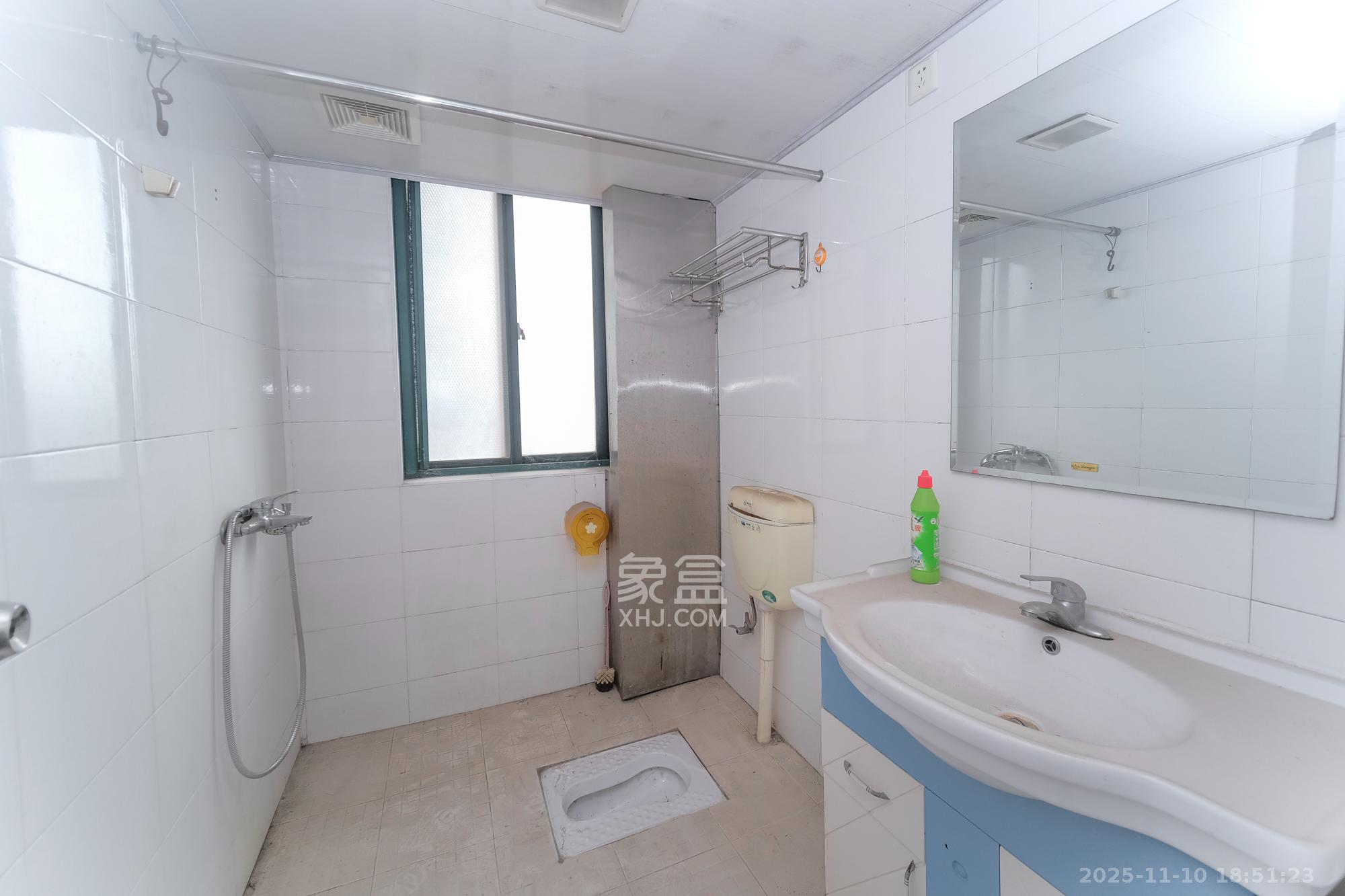 圆梦完美生活 2室2厅1卫 40.0万 圆梦完美生活 2室2厅1卫 40.0万卫生间