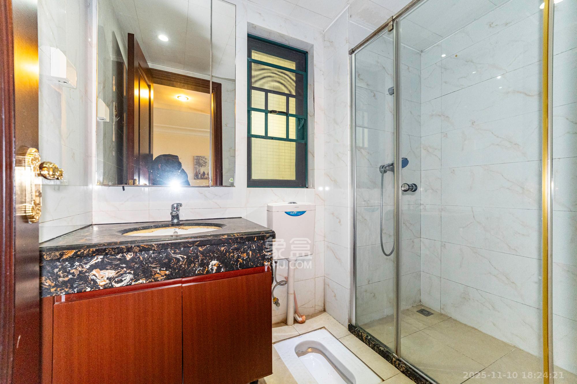 恒大雅苑 3室2厅2卫 110.0万 恒大雅苑 3室2厅2卫 110.0万卫生间