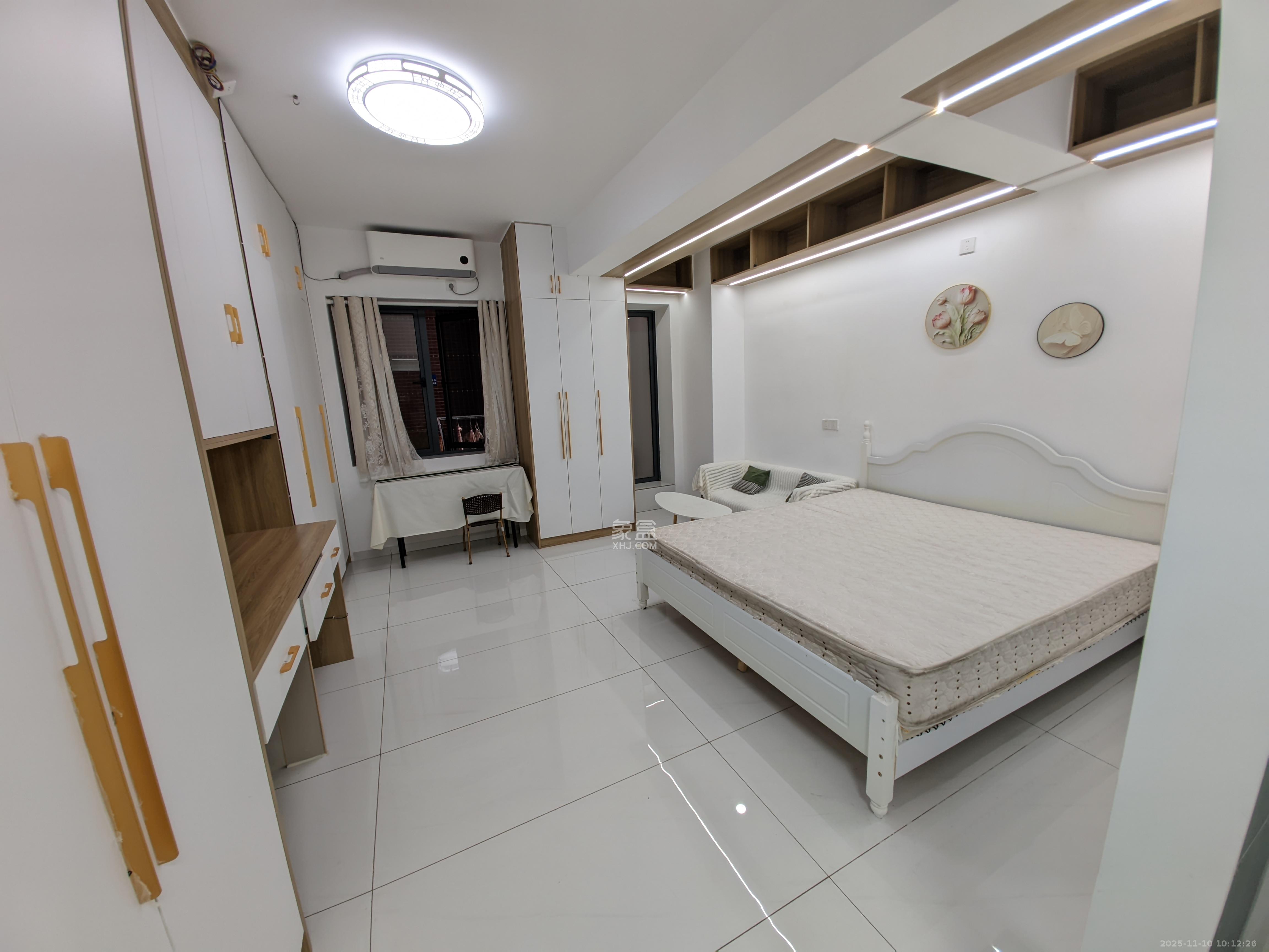 左岸右岸 1室1厅1卫 1550.0元/月 左岸右岸 1室1厅1卫 1550.0元/月室内图