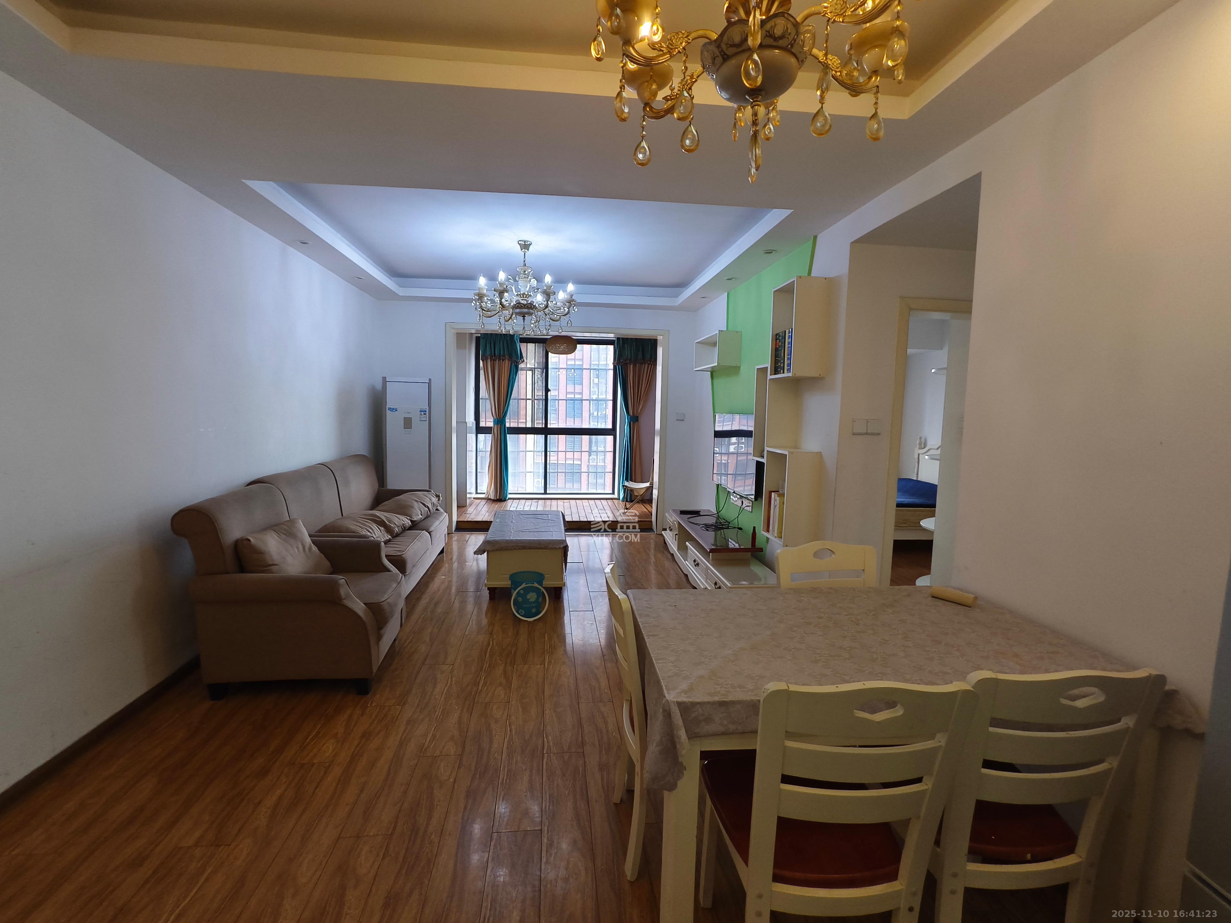 海德公园  1室2厅1卫    1650.0元/月室内图1