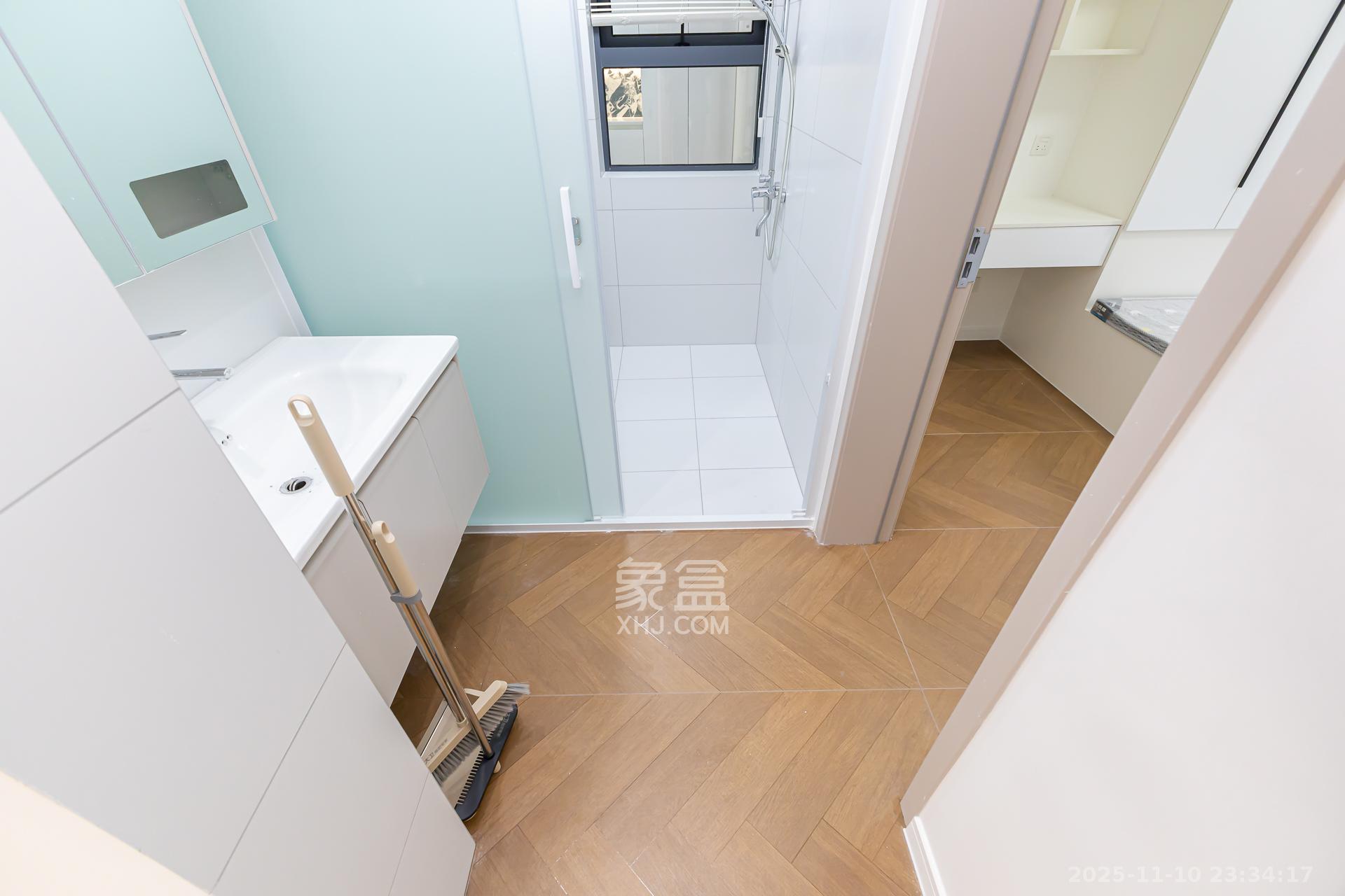 明发阅江悦府  3室2厅1卫    83.8万卫生间