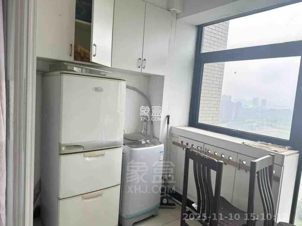 龙腾国际  1室1厅1卫    1000.0元/月室内图