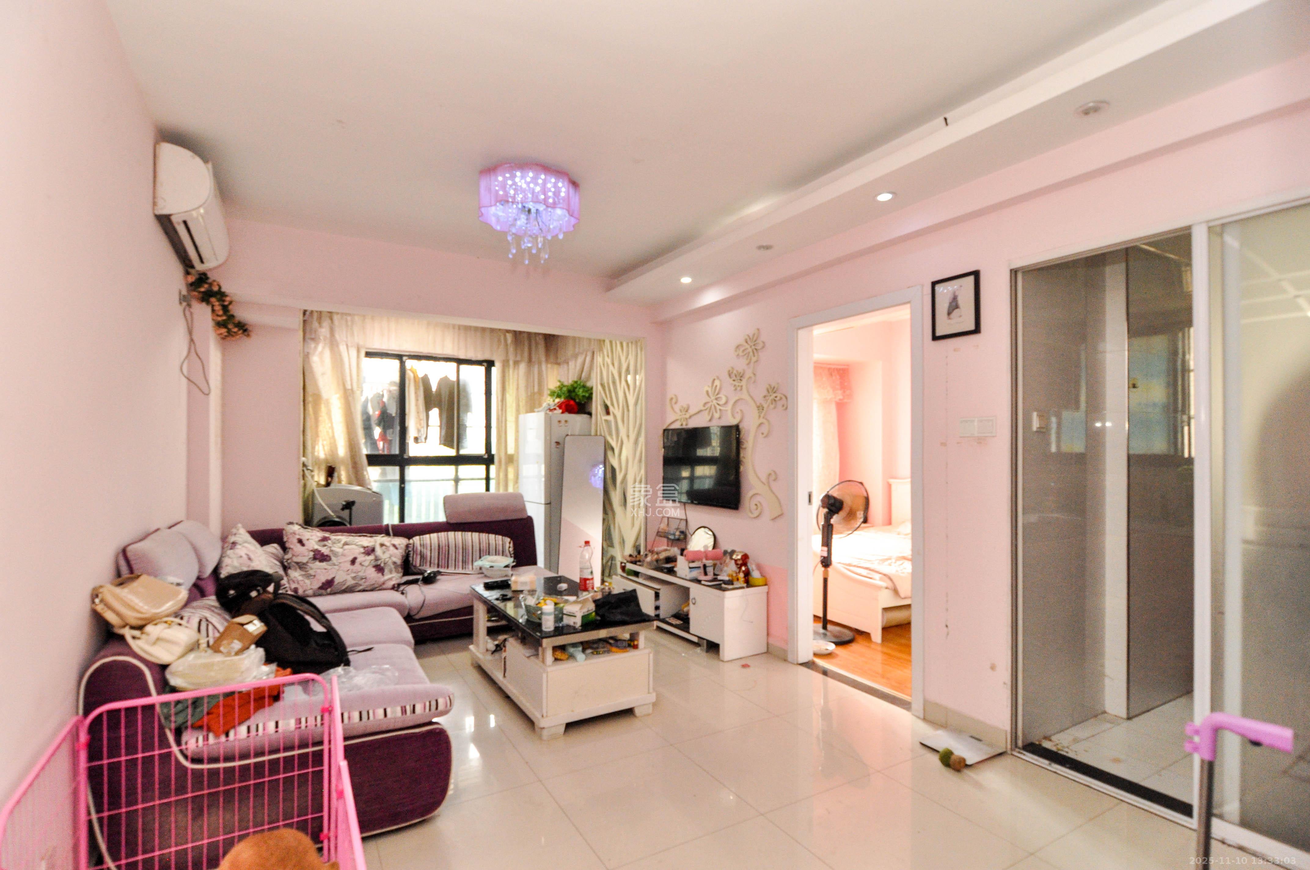 阿普阿布  1室1厅1卫    52.0万客厅