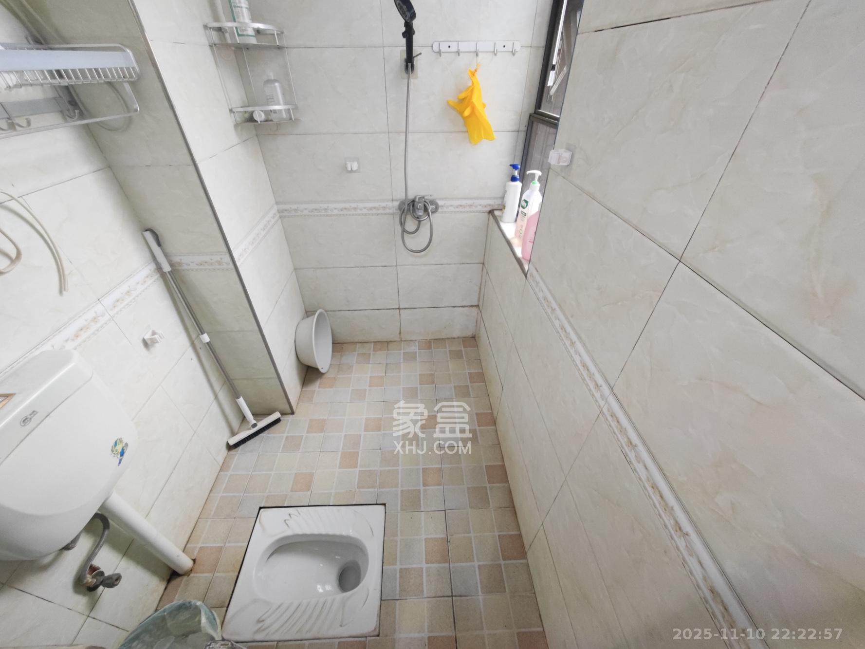 颐和佳园  2室2厅1卫    62.0万卫生间