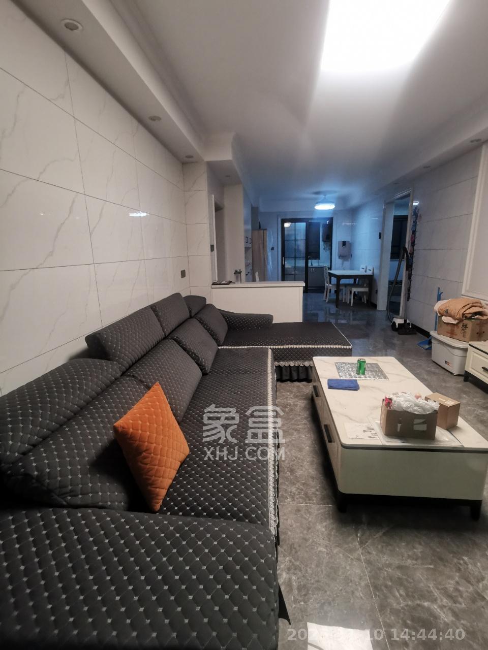 保利东郡  4室2厅2卫    2000.0元/月室内图