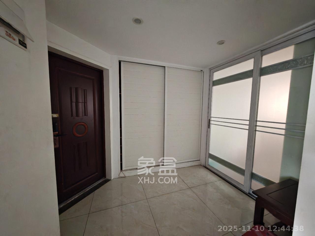 达美D6区 4室2厅2卫 3500.0元/月 达美D6区 4室2厅2卫 3500.0元/月室内图