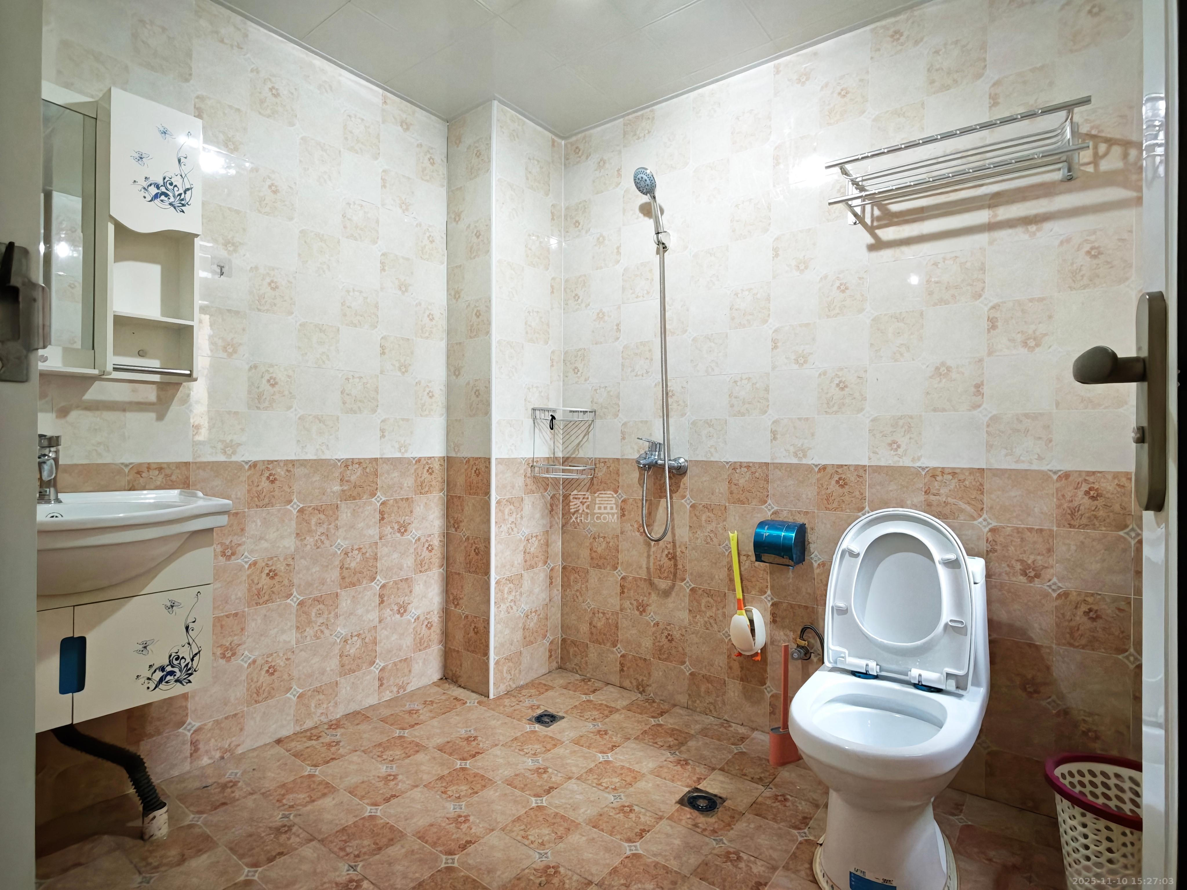 德润小区（丰升德润小区）  4室2厅2卫    3000.0元/月室内图