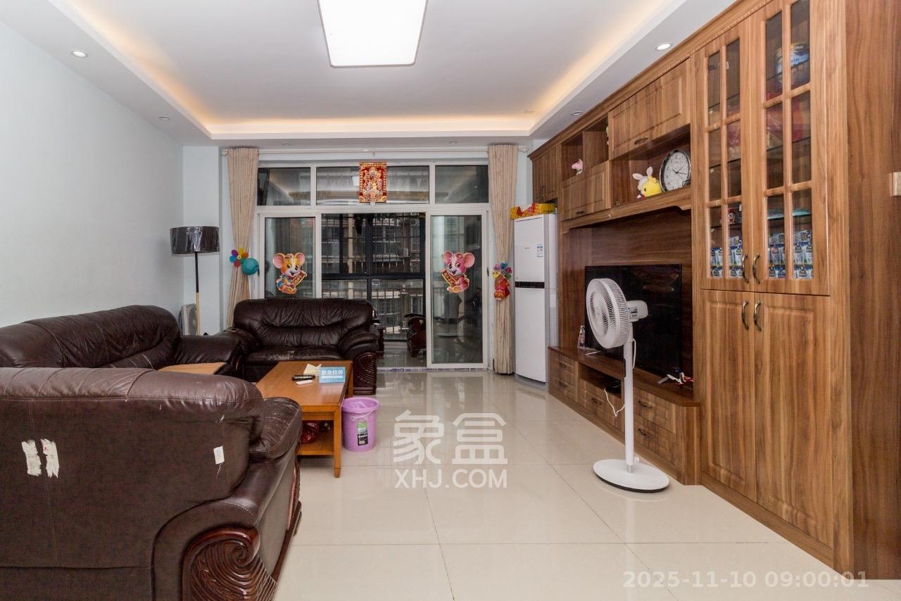 星城国际  1室2厅2卫    1700.0元/月室内图