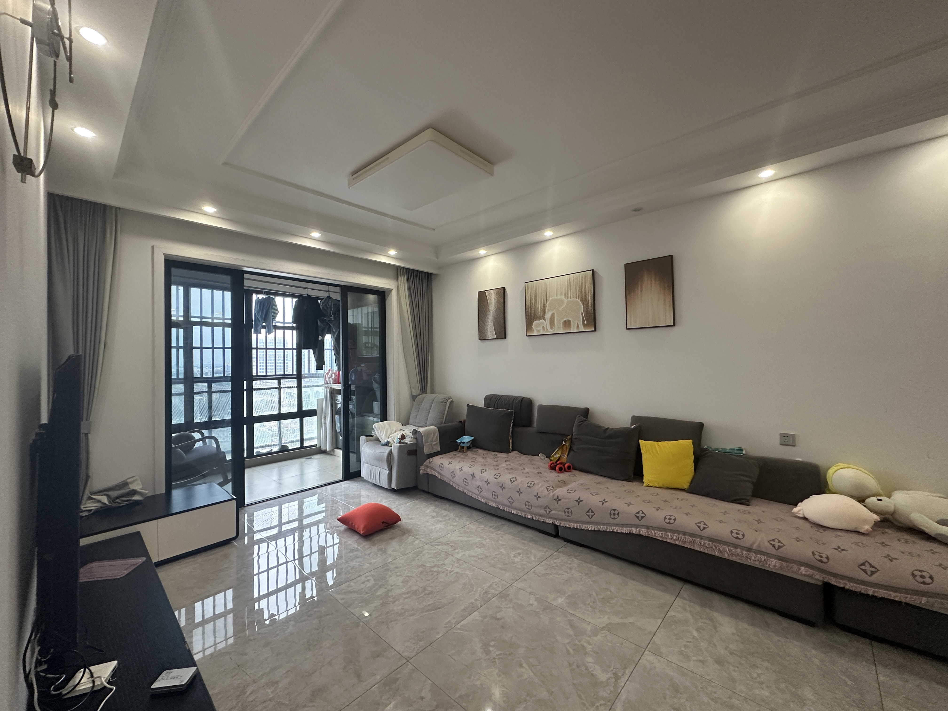 望海金豪 4室2厅2卫 3800.0元/月 望海金豪 4室2厅2卫 3800.0元/月室内图