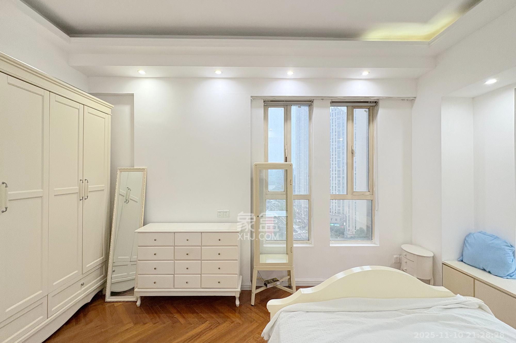 东宸19公馆  1室1厅1卫    45.0万客厅