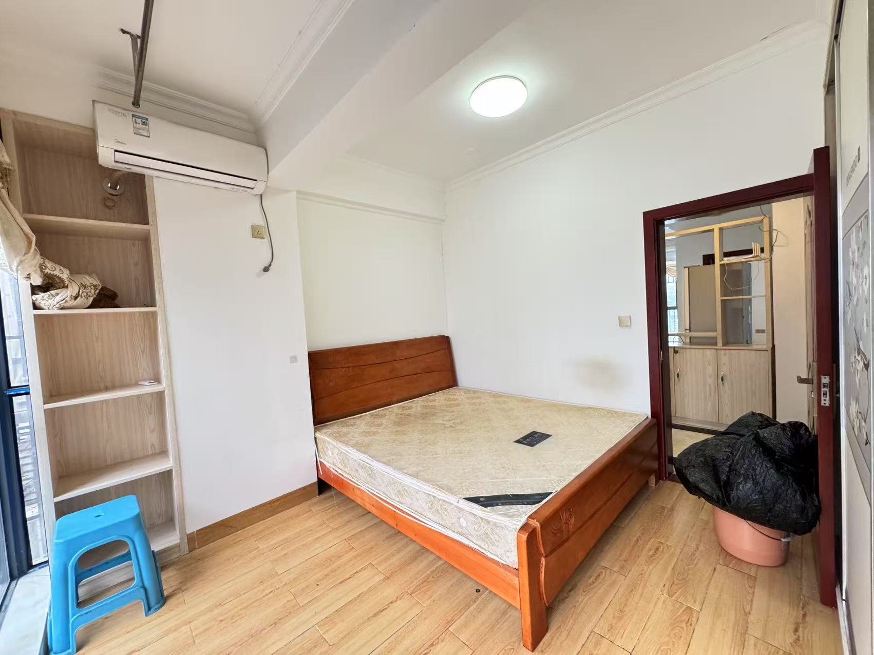 冠都现代城(冠都幸福彼岸) 4室2厅2卫 2600.0元/月 冠都现代城(冠都幸福彼岸) 4室2厅2卫 2600.0元/月室内图