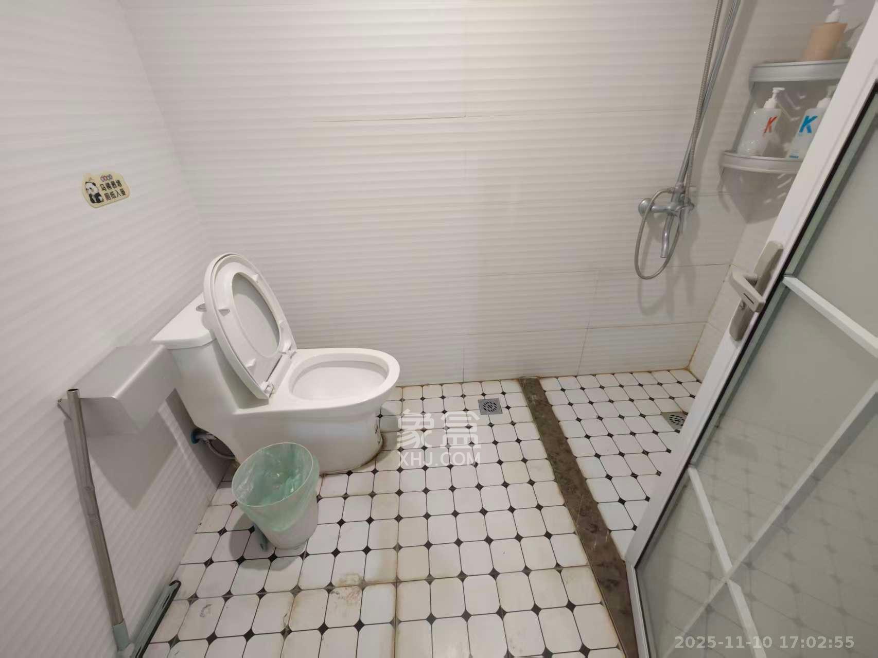 摩天一号  1室1厅1卫    1800.0元/月室内图