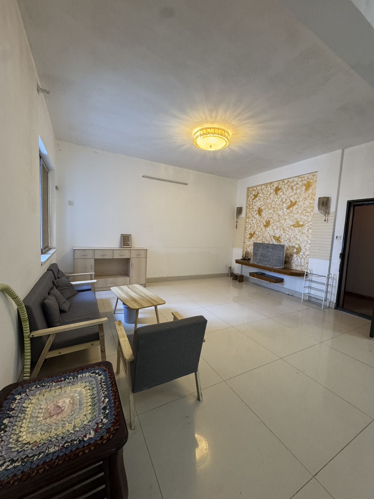 新华公寓 3室2厅1卫 2000.0元/月 新华公寓 3室2厅1卫 2000.0元/月室内图