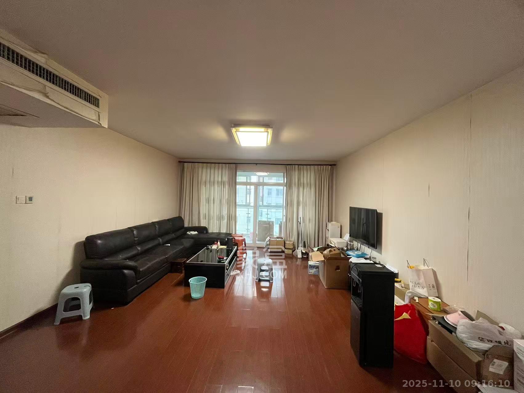 天一康园(湖南电力科技园)  4室2厅2卫    3500.0元/月