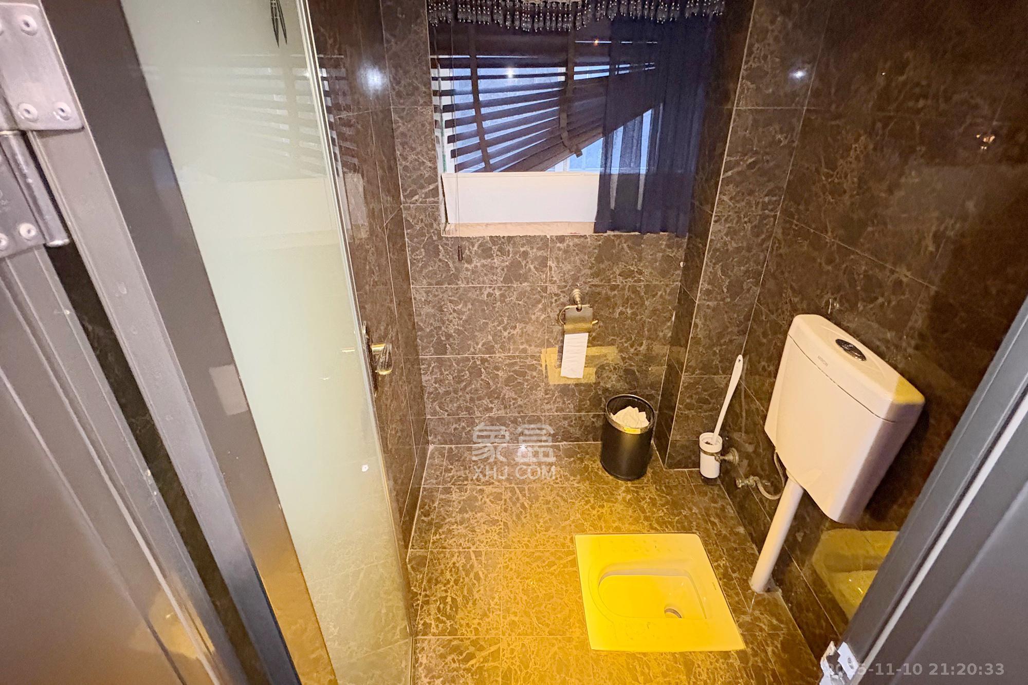 明景公寓  3室2厅1卫    97.0万卫生间