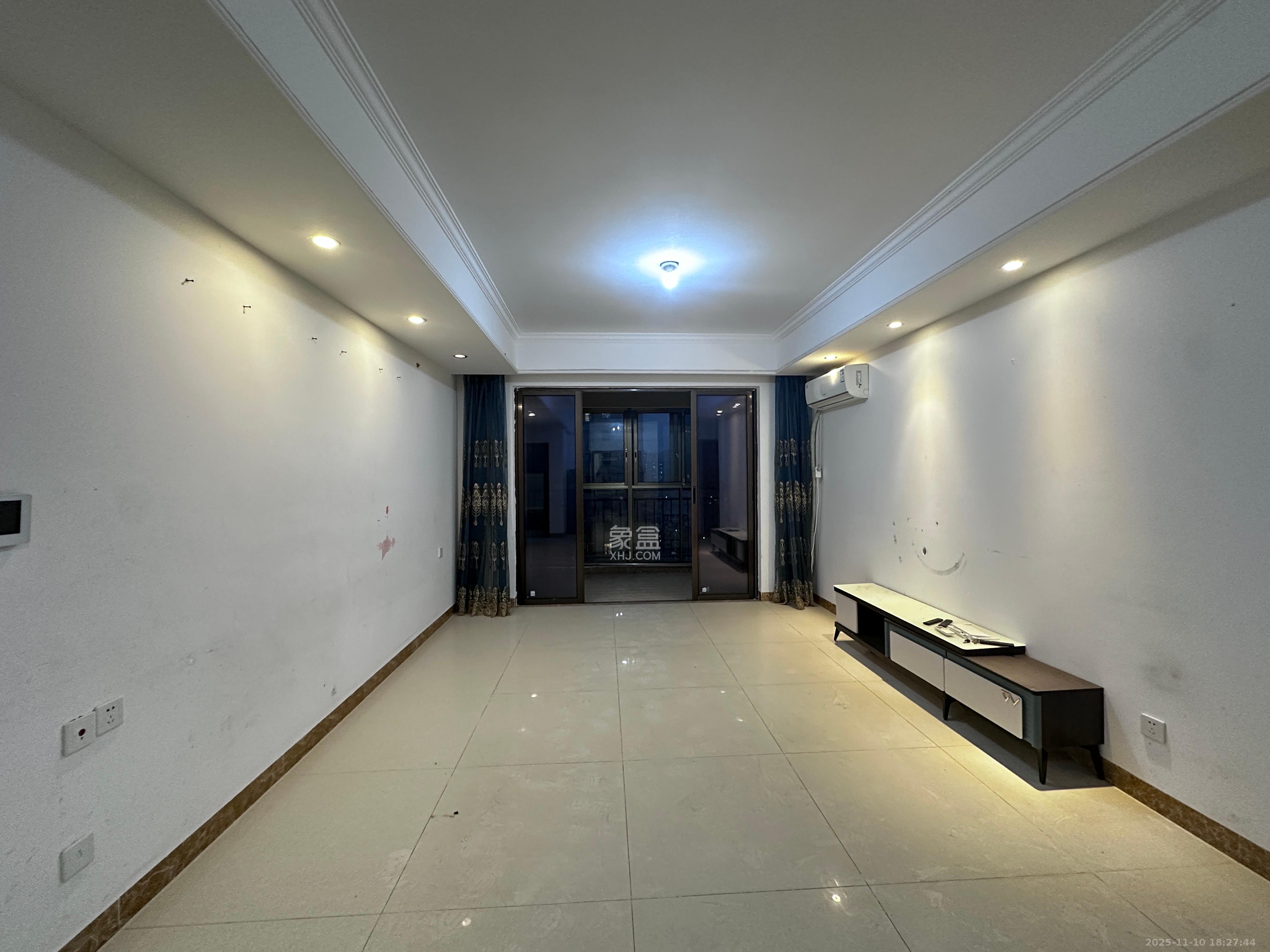 江山帝景哈佛  1室2厅2卫    1900.0元/月