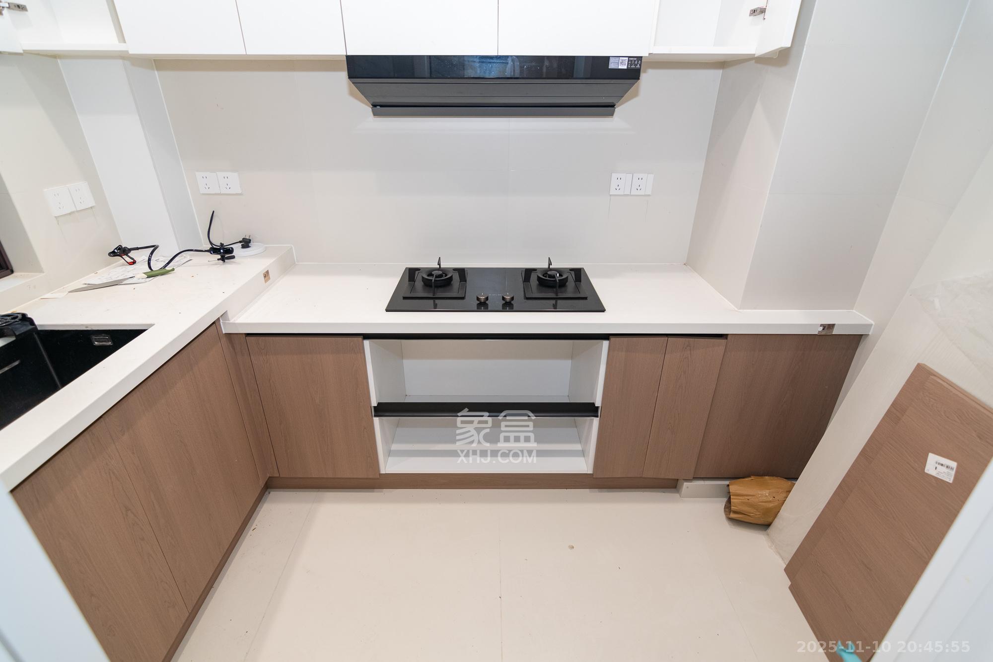 金辉优步学府  4室2厅2卫    102.8万厨房