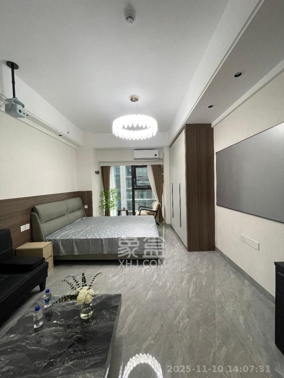 华润置地中心  1室0厅0卫    2500.0元/月