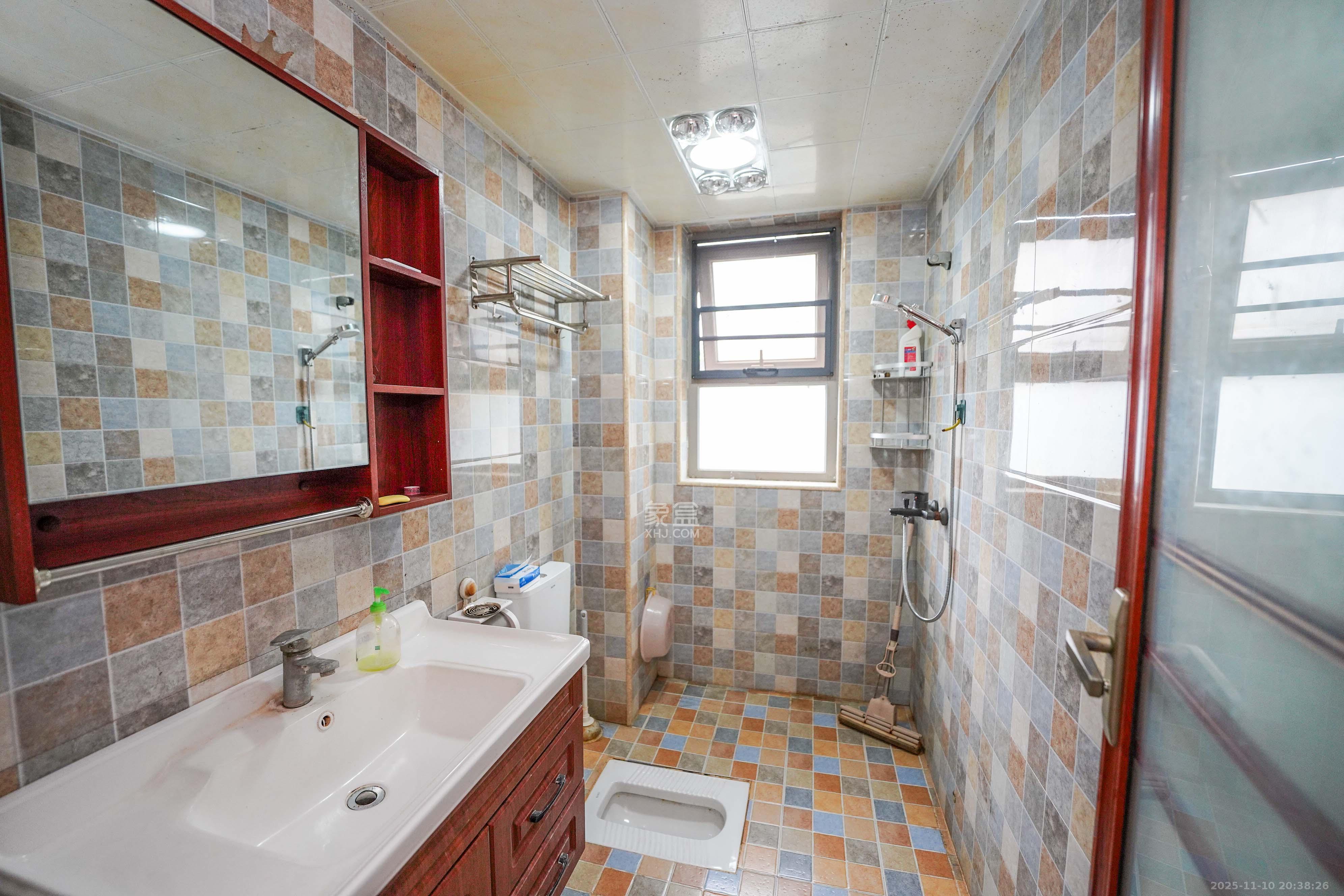 怡海星城  3室2厅1卫    49.0万卫生间