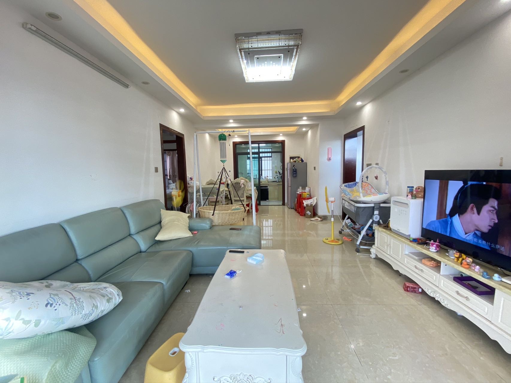 环岛家园 2室2厅1卫 109.8万 环岛家园 2室2厅1卫 109.8万客厅