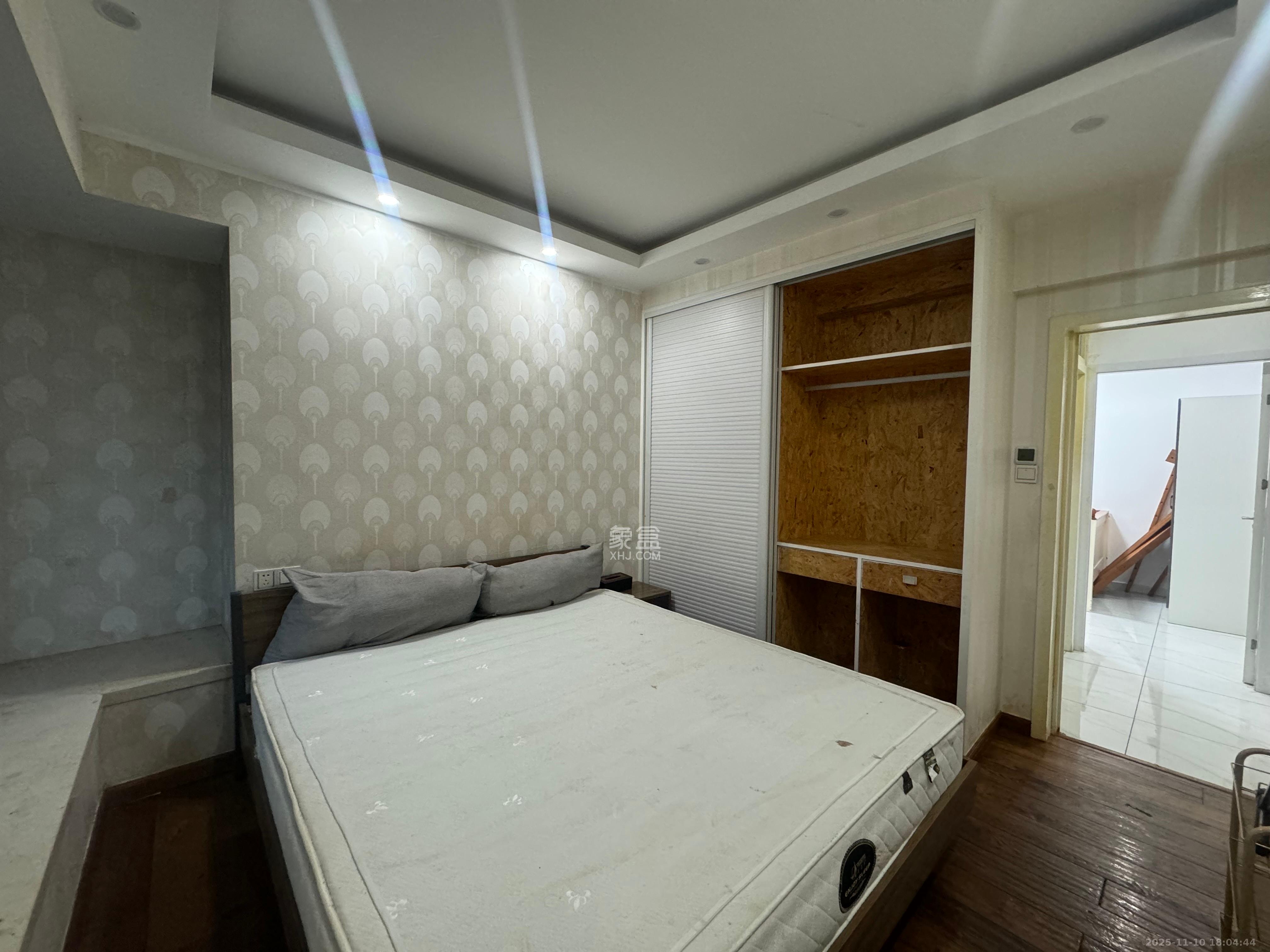 新城新世界一二三期  3室1厅1卫    3000.0元/月室内图