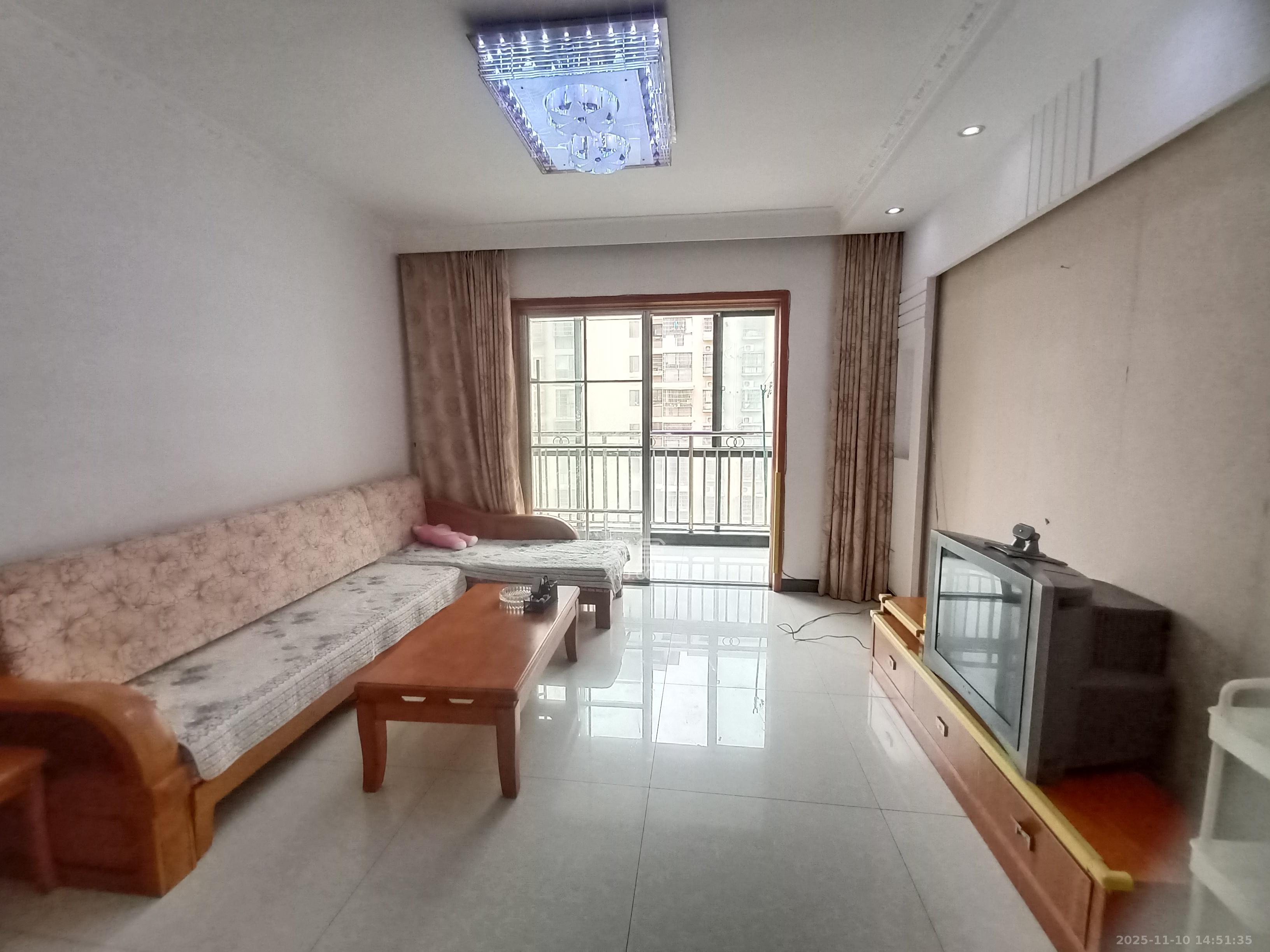 岳华嘉园  2室2厅1卫    1800.0元/月