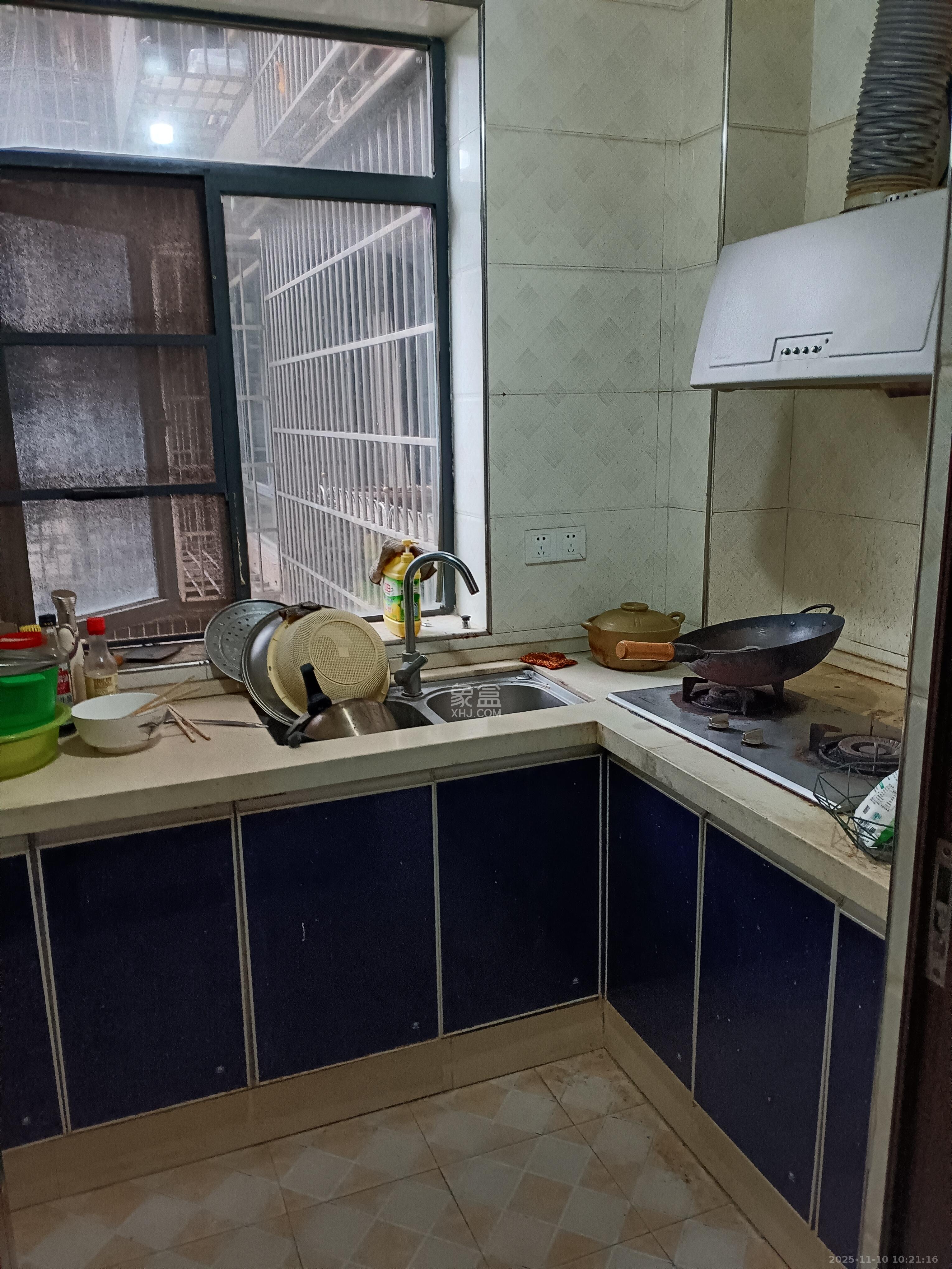 茶山馨苑 3室2厅1卫 2000.0元/月 茶山馨苑 3室2厅1卫 2000.0元/月室内图