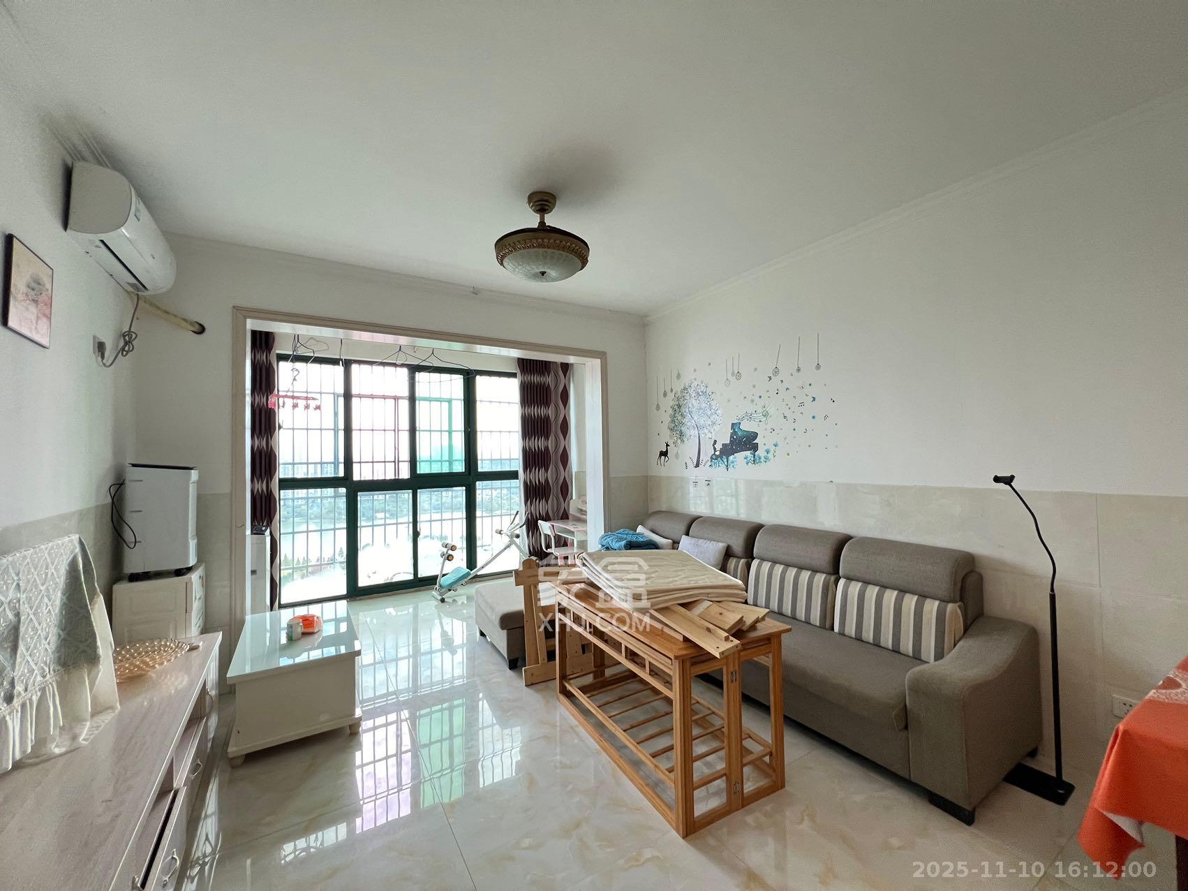 西韵佳苑 2室2厅1卫 2400.0元/月 西韵佳苑 2室2厅1卫 2400.0元/月室内图