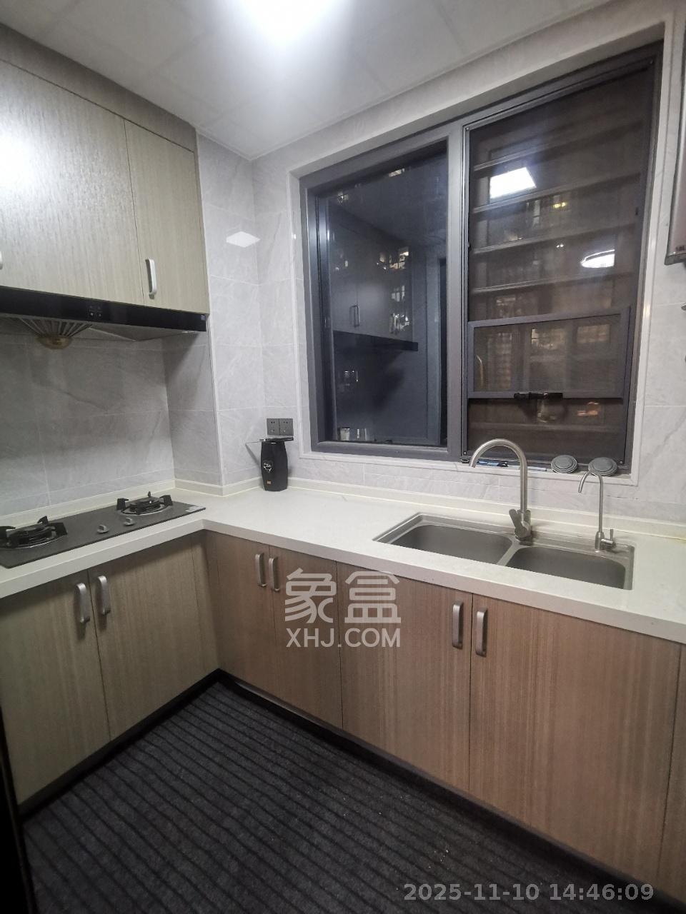 保利东郡  4室2厅2卫    2000.0元/月室内图