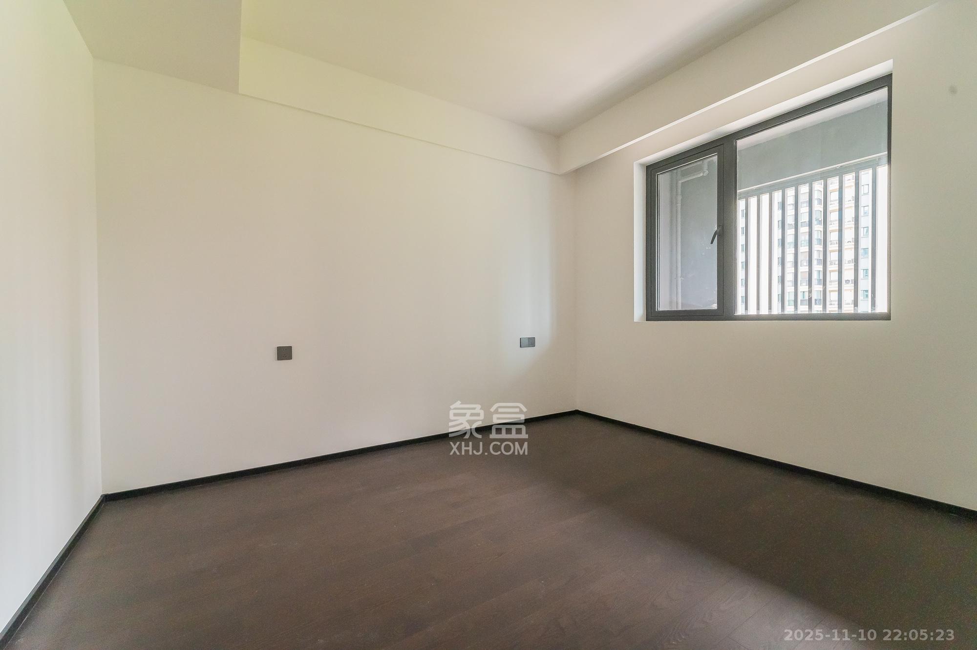 万科松湖天地  4室2厅2卫    168.0万其他