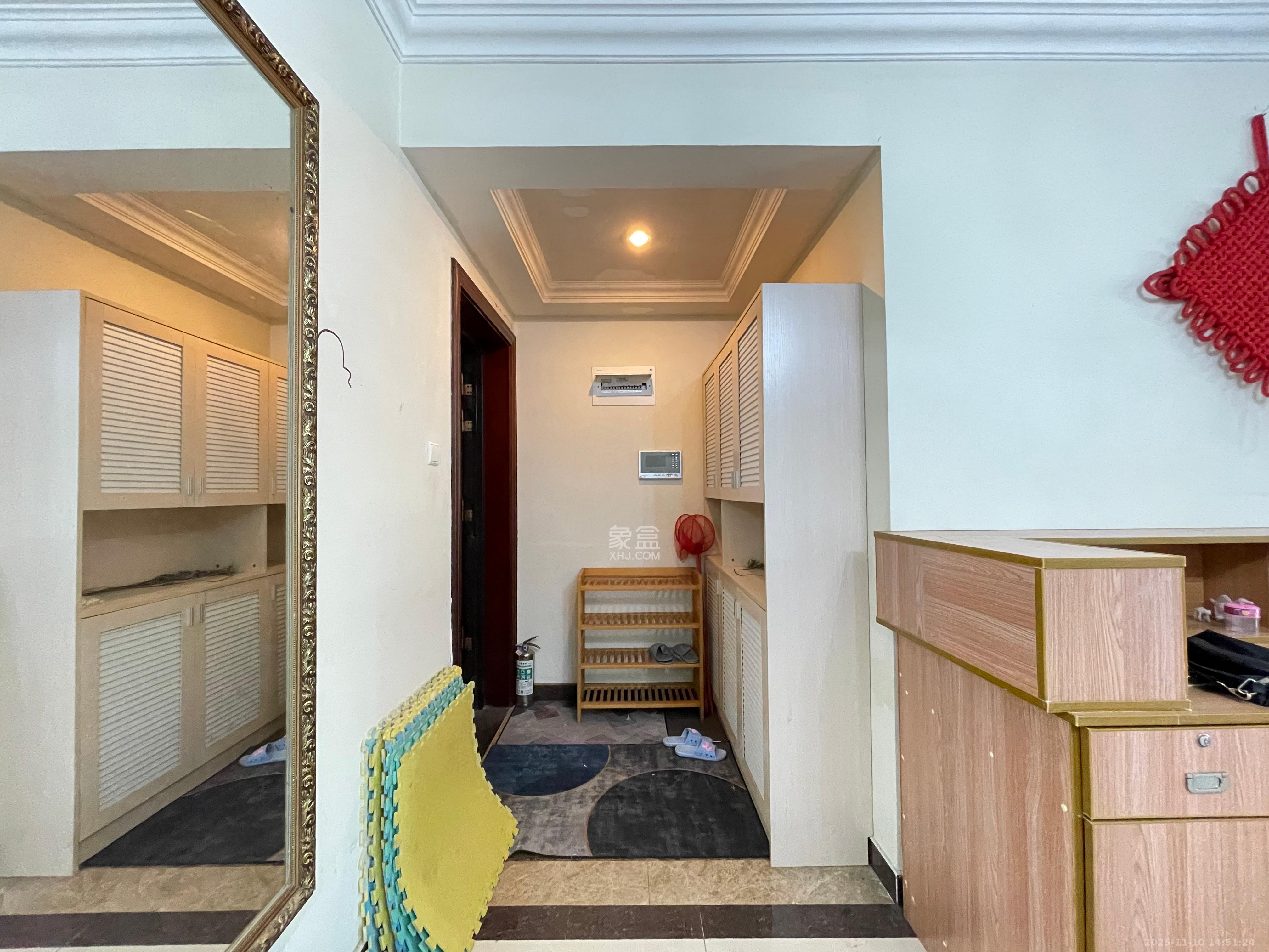 恒大名都  3室2厅2卫    1800.0元/月室内图