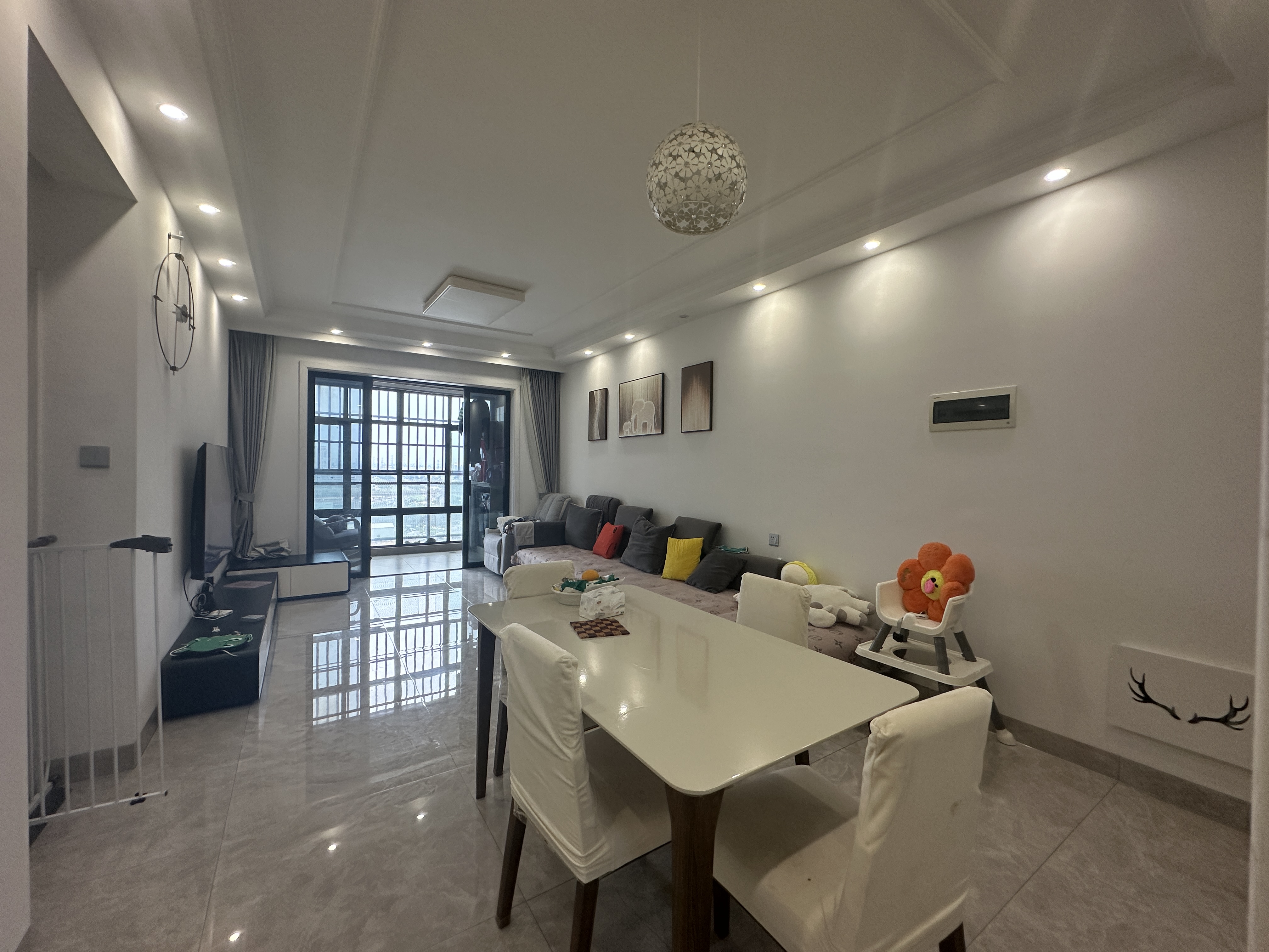 望海金豪 4室2厅2卫 3800.0元/月 望海金豪 4室2厅2卫 3800.0元/月室内图