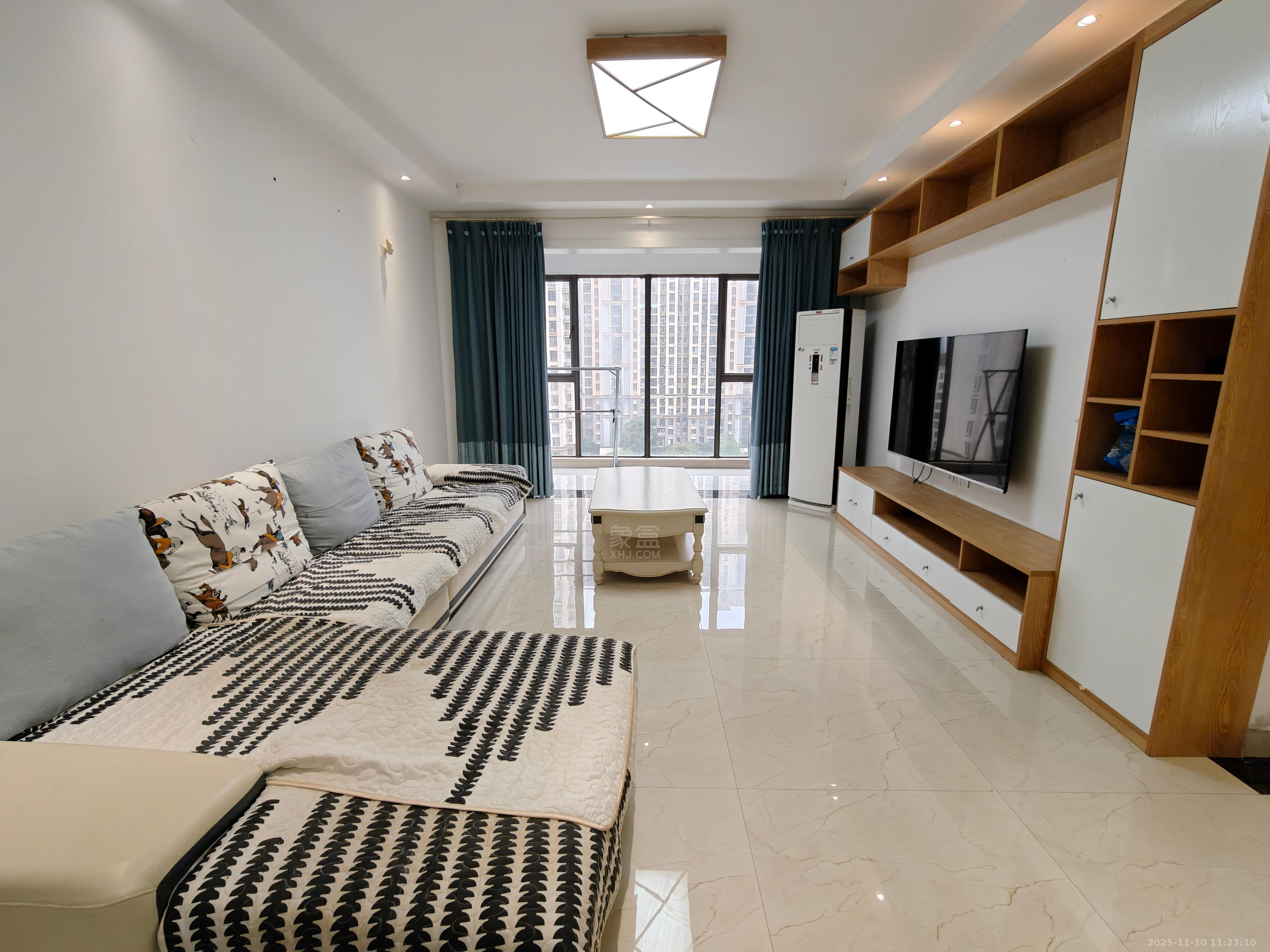 佳兆业金域天下二期  3室2厅2卫    1800.0元/月